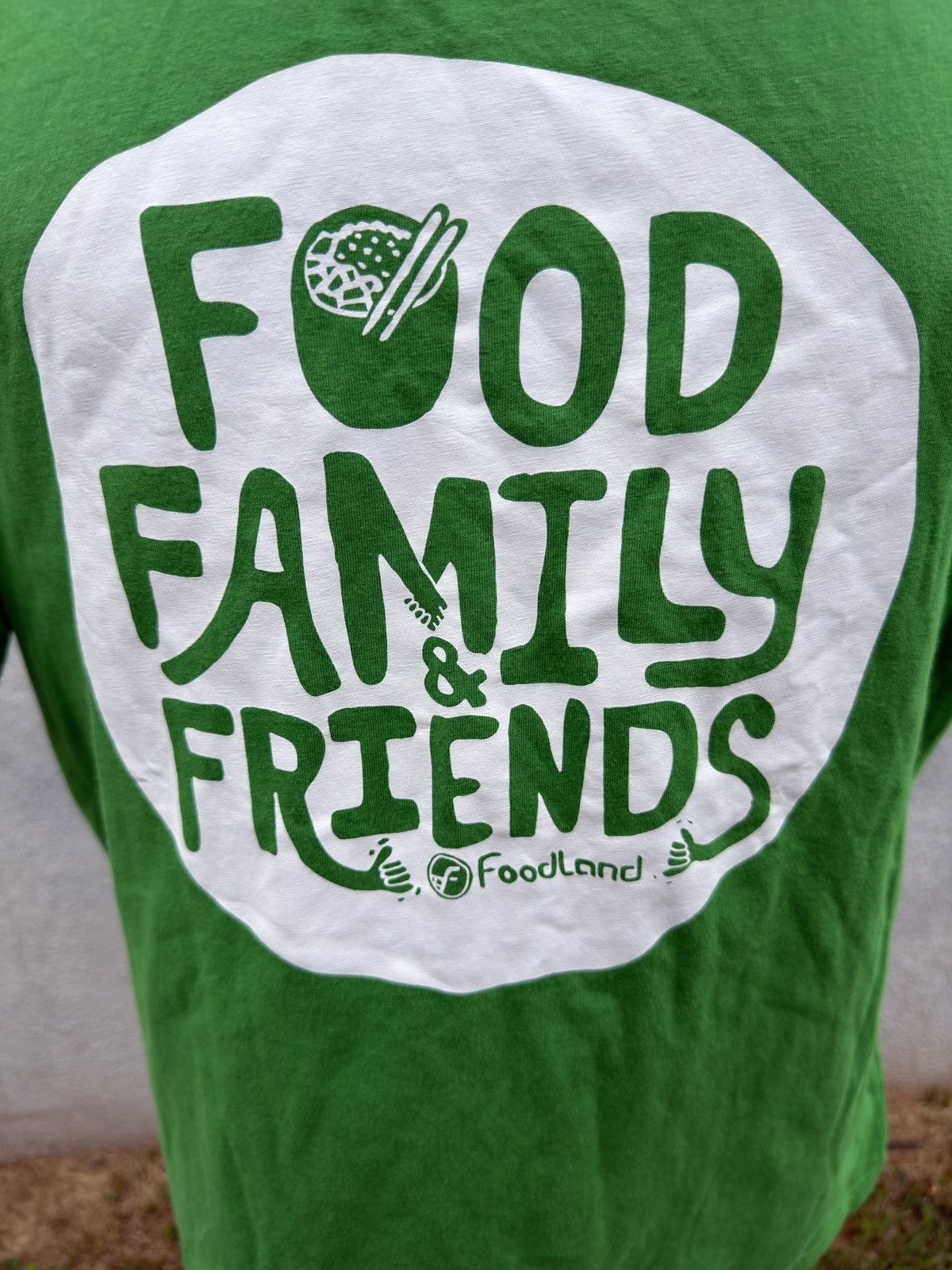 Uniqlo New Uniqlo Foodland Food Family & Friends Shirt Men's Large Size US L / EU 52-54 / 3 - 3 Thumbnail