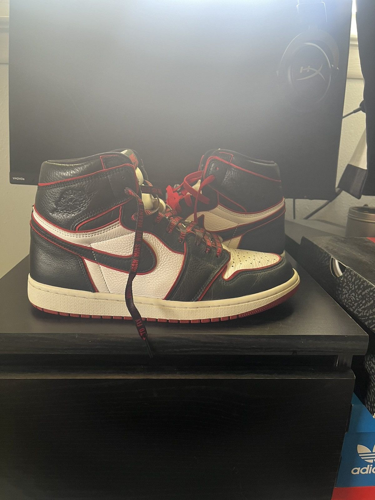 Jordan Brand Jordan 1 Bloodline Size 10.5 Size US 10.5 / EU 43-44 - 1 Thumbnail