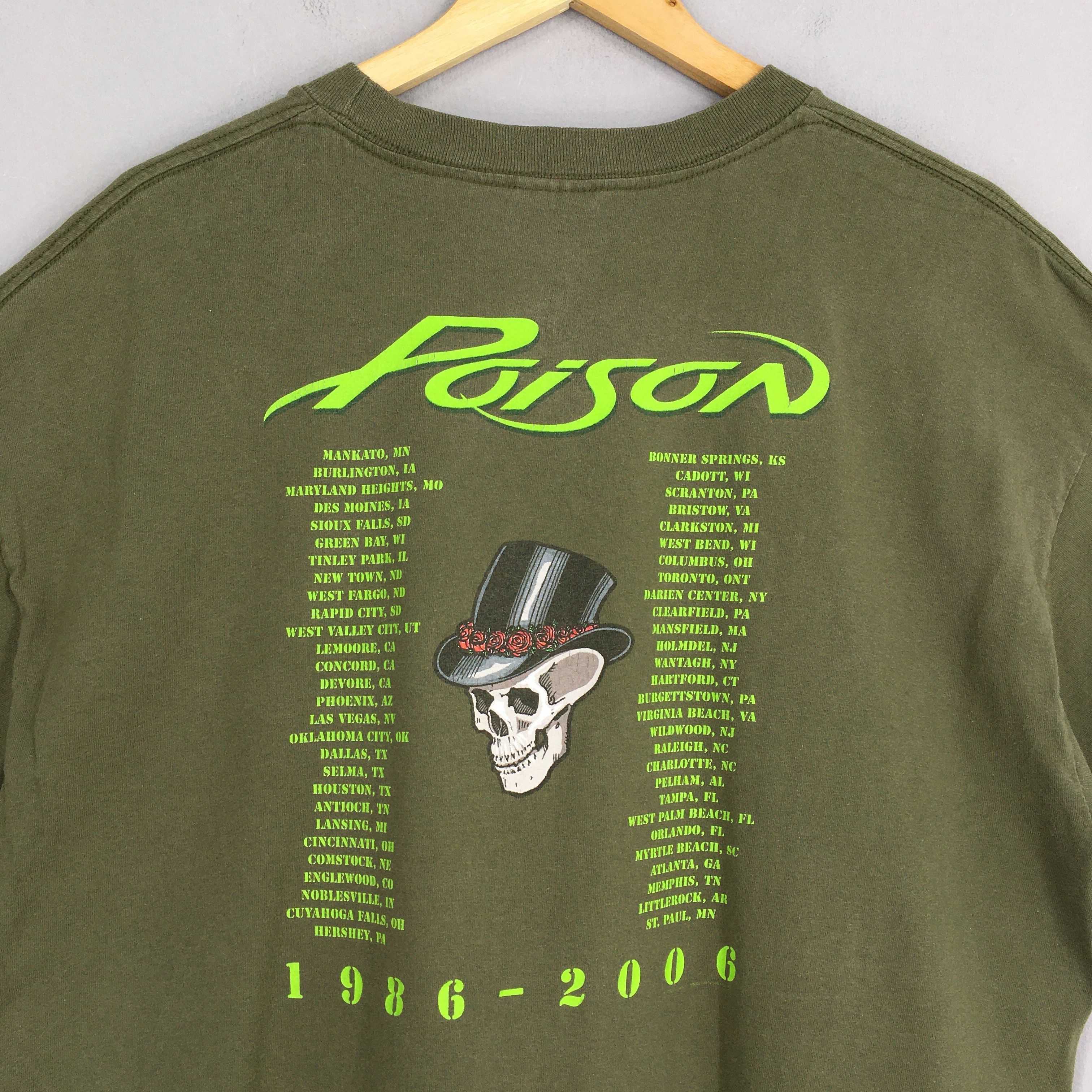 Vintage Poison 20 Years Of Rock N Ruin World Tour Rock T shirt XL Size US XL / EU 56 / 4 - 7 Thumbnail