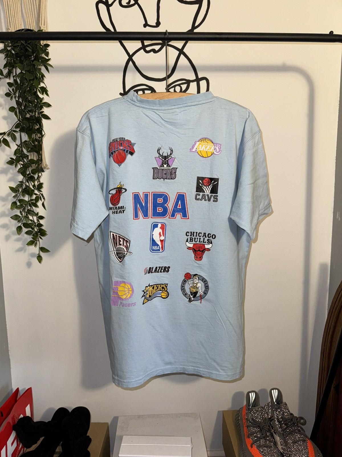 NBA × Vintage Vintage 90s Y2K NBA Multi-Team Logo T-Shirt Light Blue Size US XL / EU 56 / 4 - 2 Thumbnail