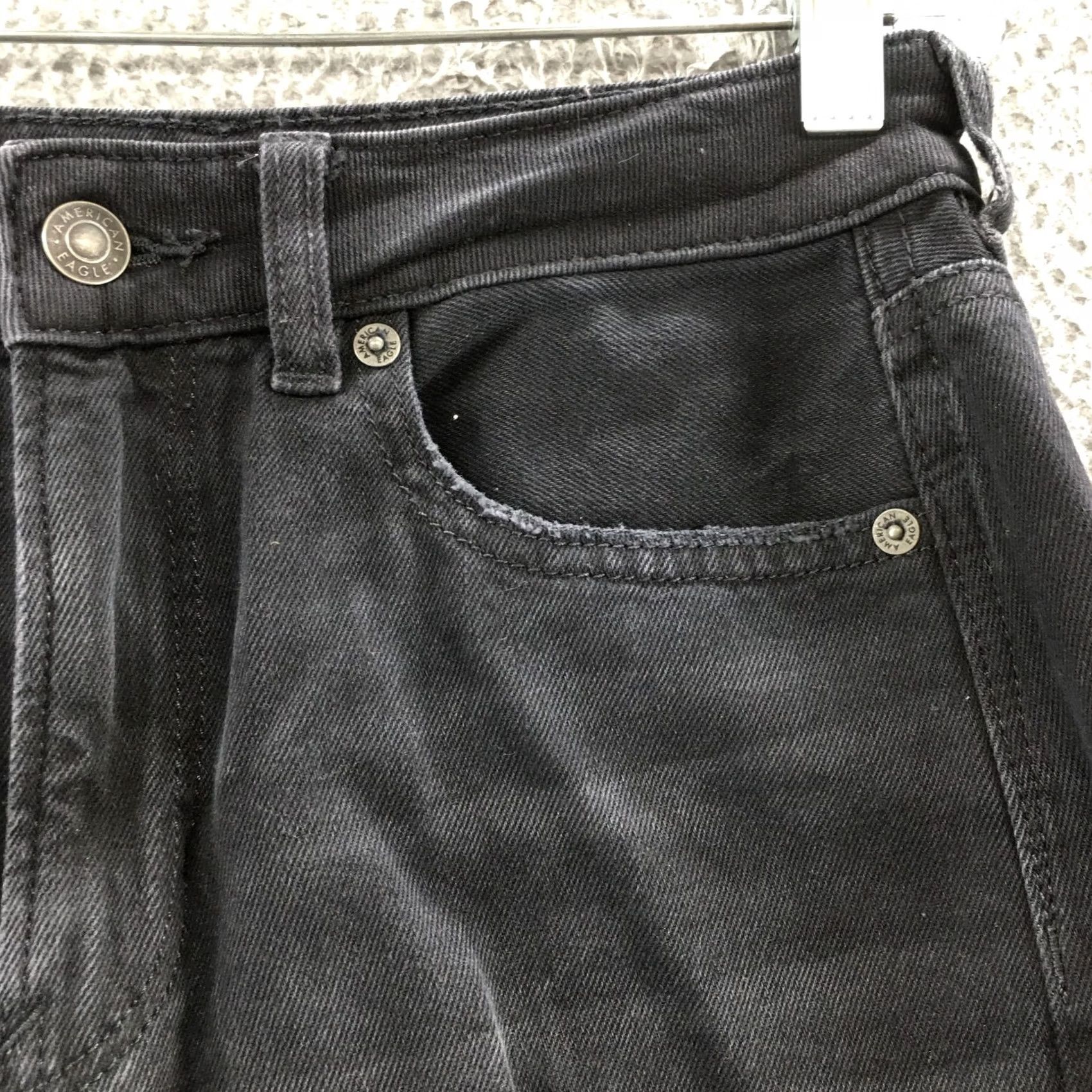 American Eagle Outfitters American Eagle Mom Jeans Womens 4R Black High Rise Distressed Size 27" / US 4 / IT 40 - 5 Thumbnail