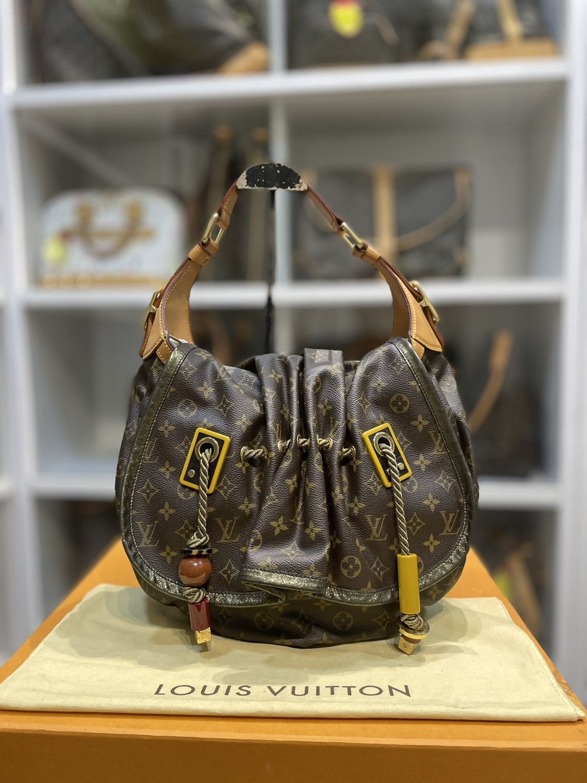 Louis Vuitton AUTHENTIC LOUIS VUITTON LIMITED EDITION KALAHARI GM Size ONE SIZE - 2 Thumbnail