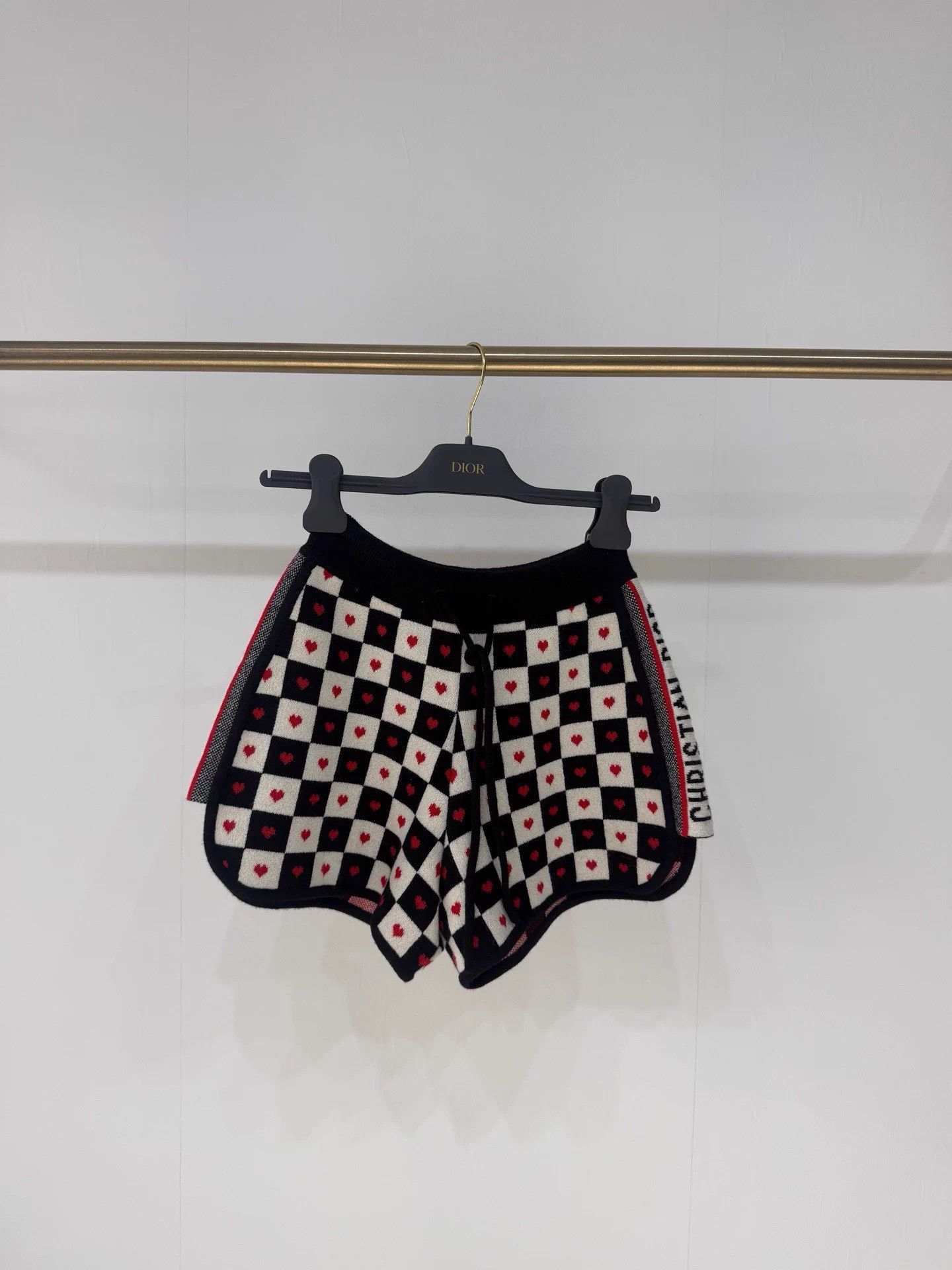 Dior Dior Heart Cashmere Letter Short 99 New FR36 Size 26" / US 2 / IT 38 - 1 Thumbnail