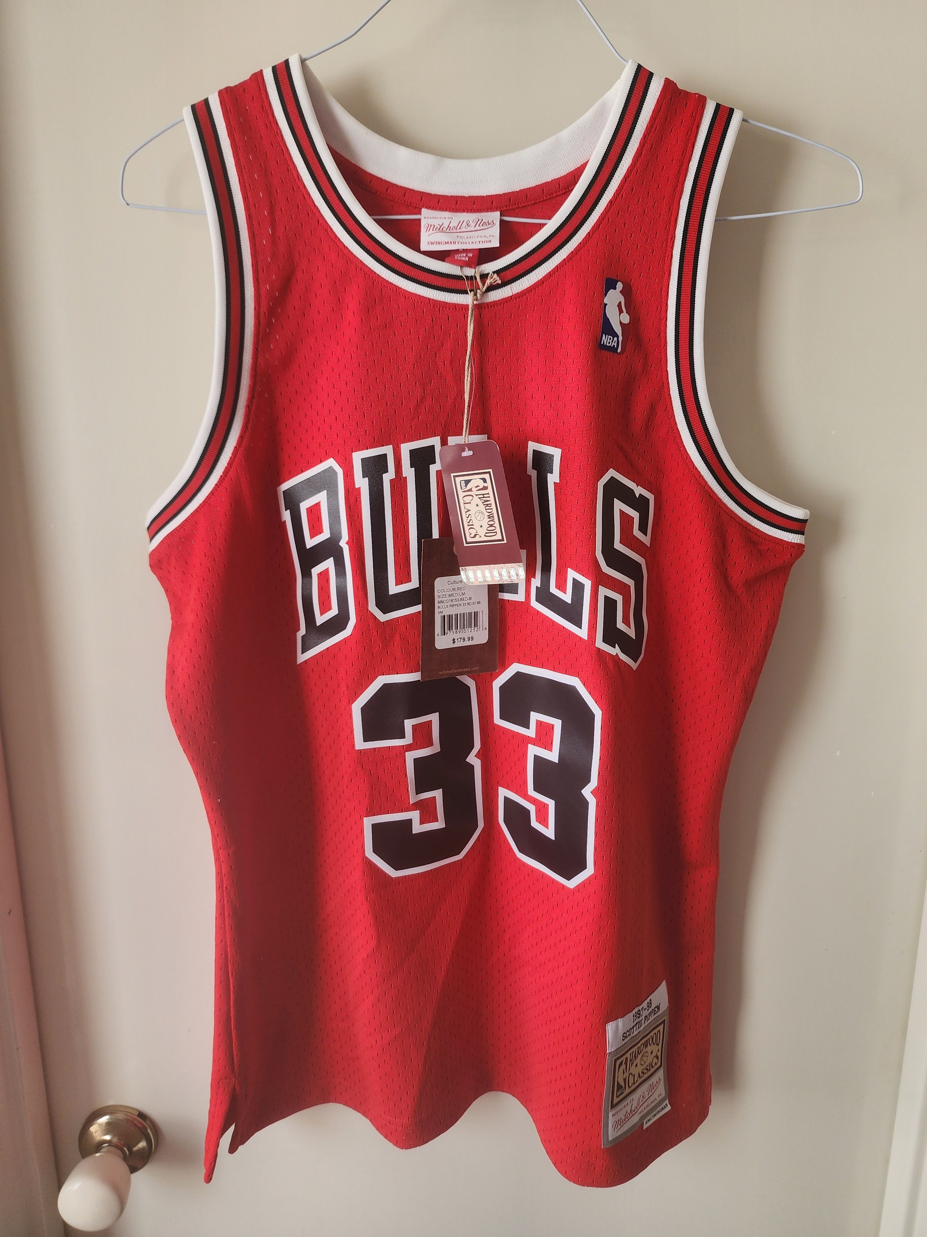 Mitchell & Ness Scottie Pippen Bulls '97-'98 Mitchell & Ness NBA Jersey Size US M / EU 48-50 / 2 - 1 Thumbnail