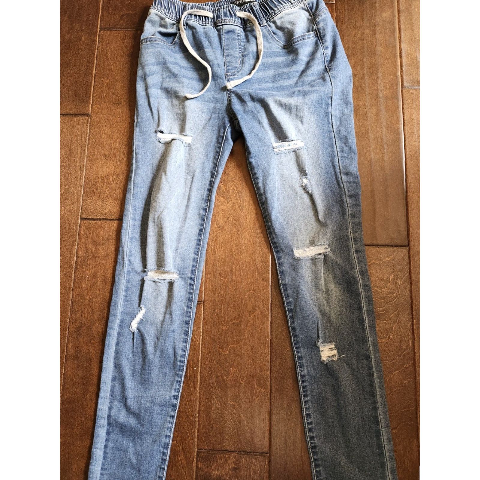 Fashion Nova VINTAGE? No. Fashion Nova Jogger Jeans Medium Blue Wash 7 Womens Jeans High Rise Distressed Elastic Waist Pull on Cotton Blend Denim Size 28" / US 6 / IT 42 - 3 Thumbnail