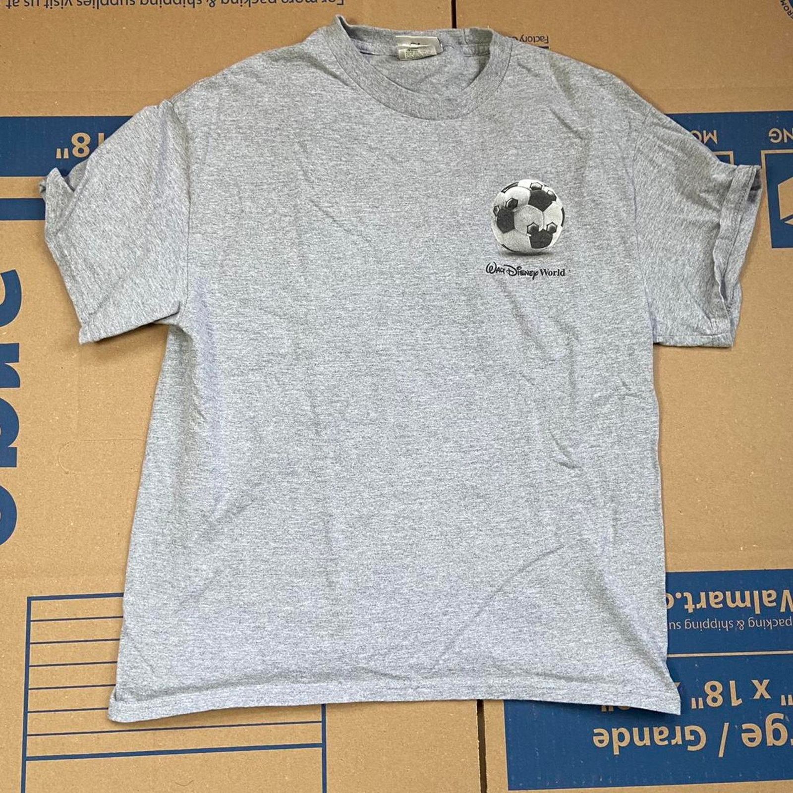 Disney 90s disney soccer ball tee Size US L / EU 52-54 / 3 - 4 Thumbnail