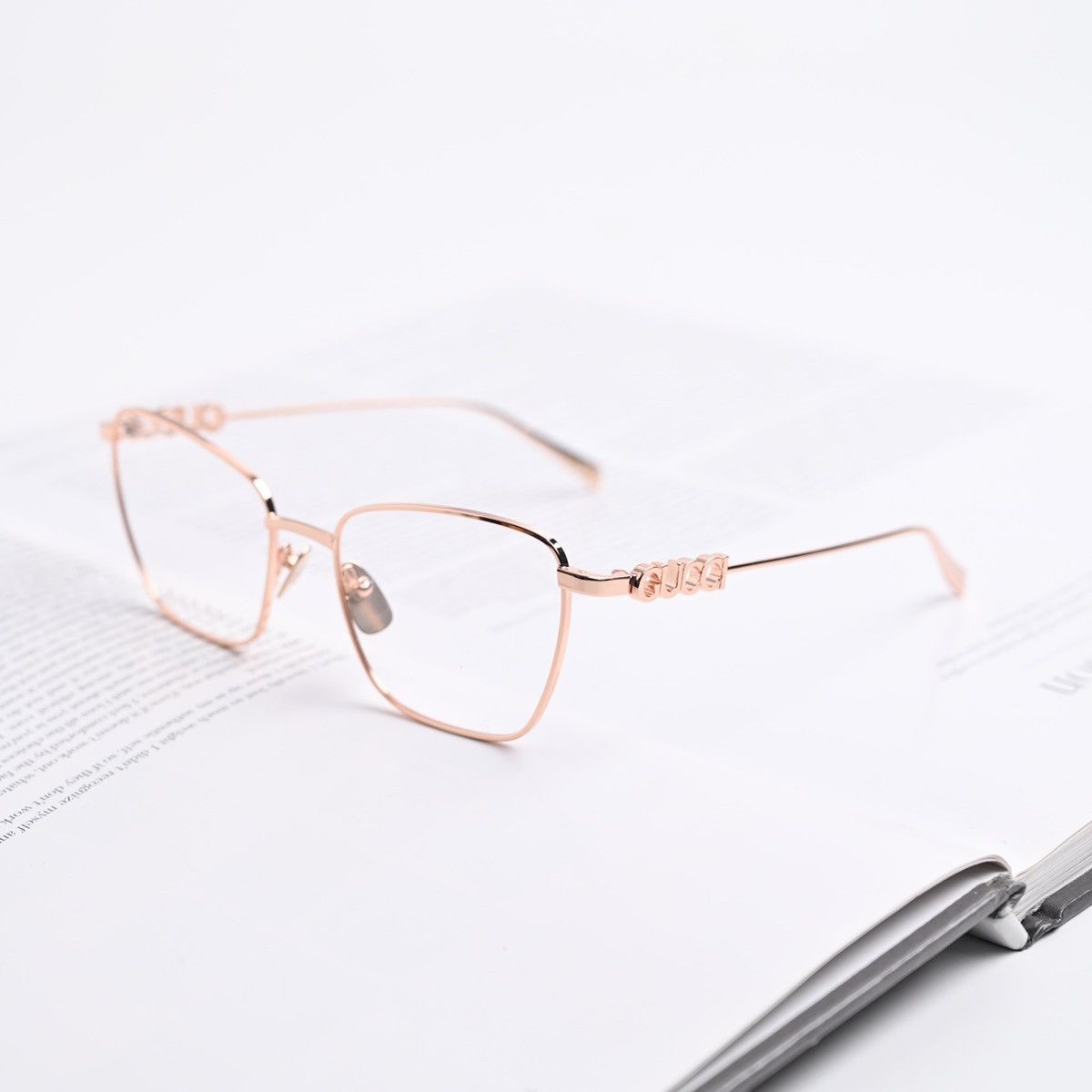 メガネ GUCCI SS25 Gucci - GG1807O - 002 (GG1807O 002) Gucci GG1807O 002 Gold Eyeglasses for Woman – LookerOnline