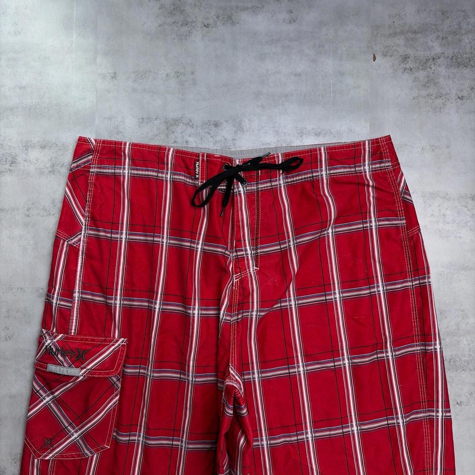 Hurley Y2K Red Hurley Surf Grunge Baggy Plaid Board Shorts Size US 38 / EU 54 - 2 Thumbnail