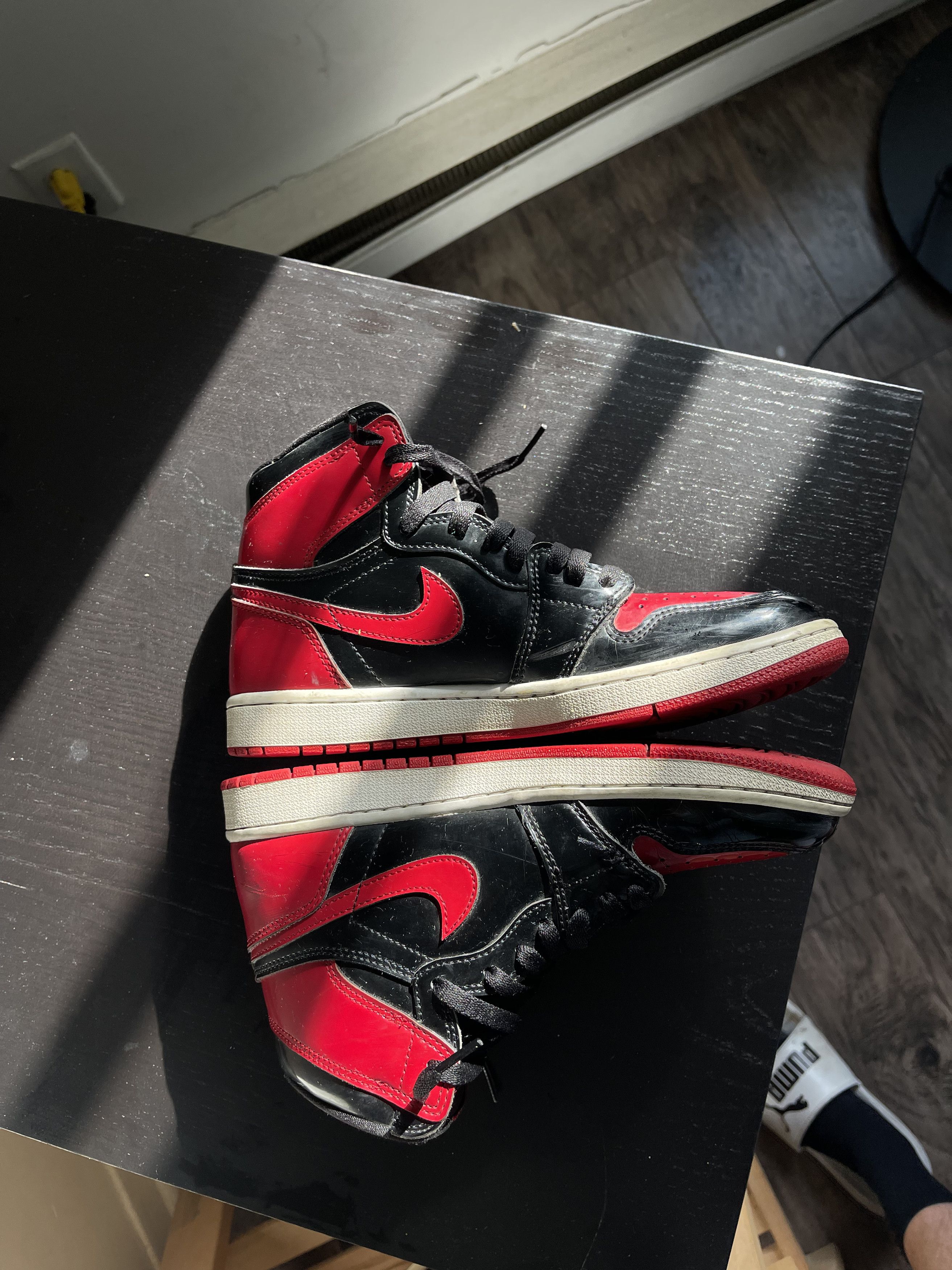Nike Jordan 1 Patent Bred Size US 8.5 / EU 41-42 - 2 Thumbnail