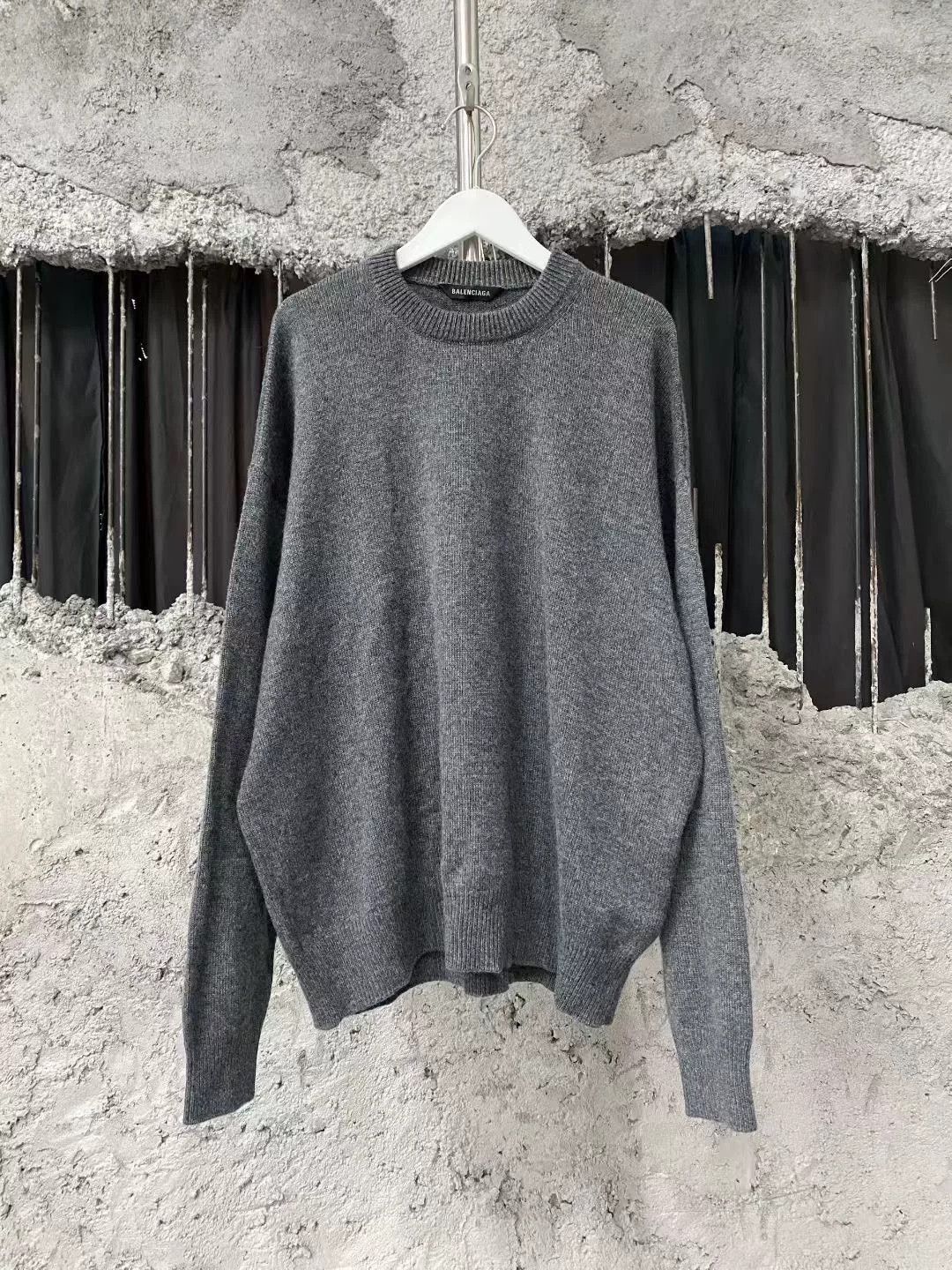 Balenciaga Balenciaga Embroidered Logo Sweater Size US XS / EU 42 / 0 - 1 Thumbnail