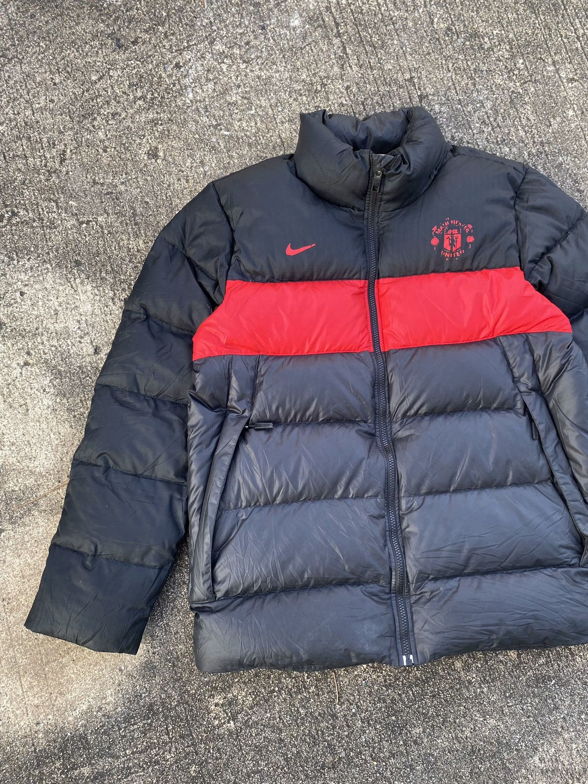 Nike Vintage Nike Puffer Jacket ManU Size US L / EU 52-54 / 3 - 4 Thumbnail