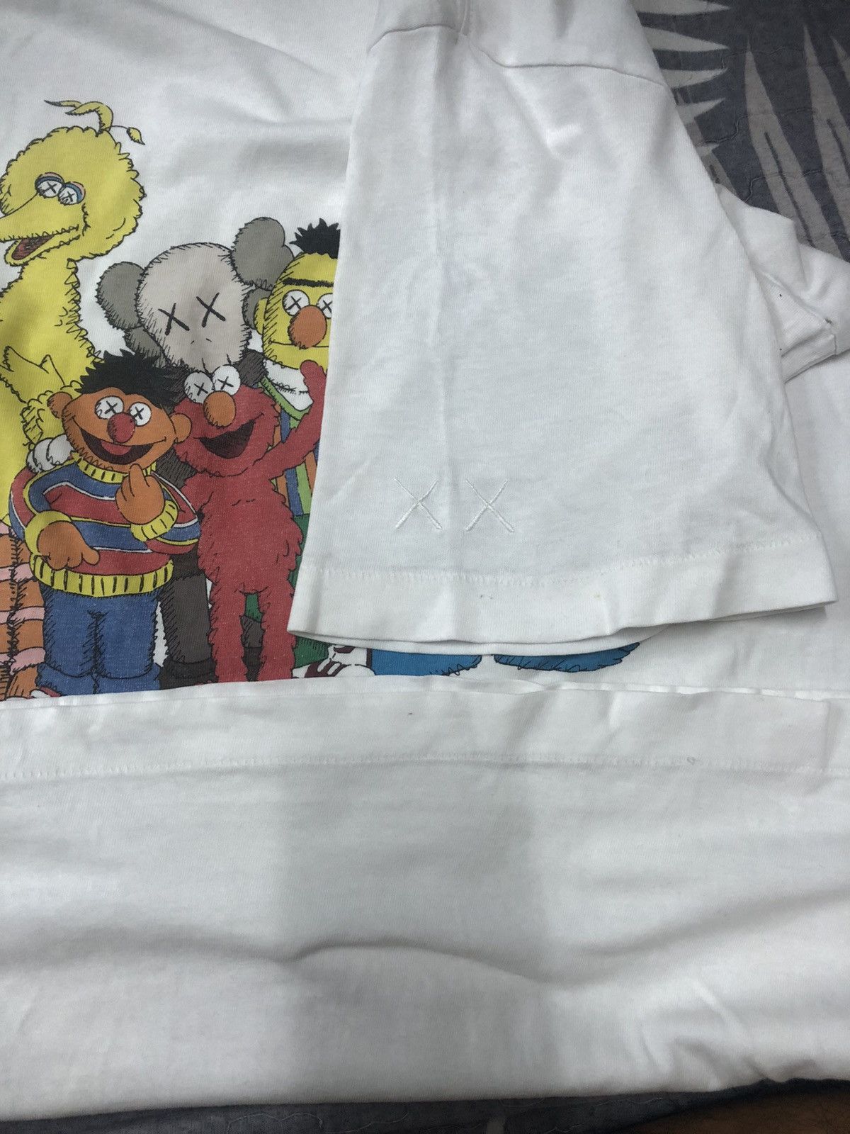 Kaws × Uniqlo Kaws x Sesame Street x Uniqlo Size US L / EU 52-54 / 3 - 6 Thumbnail