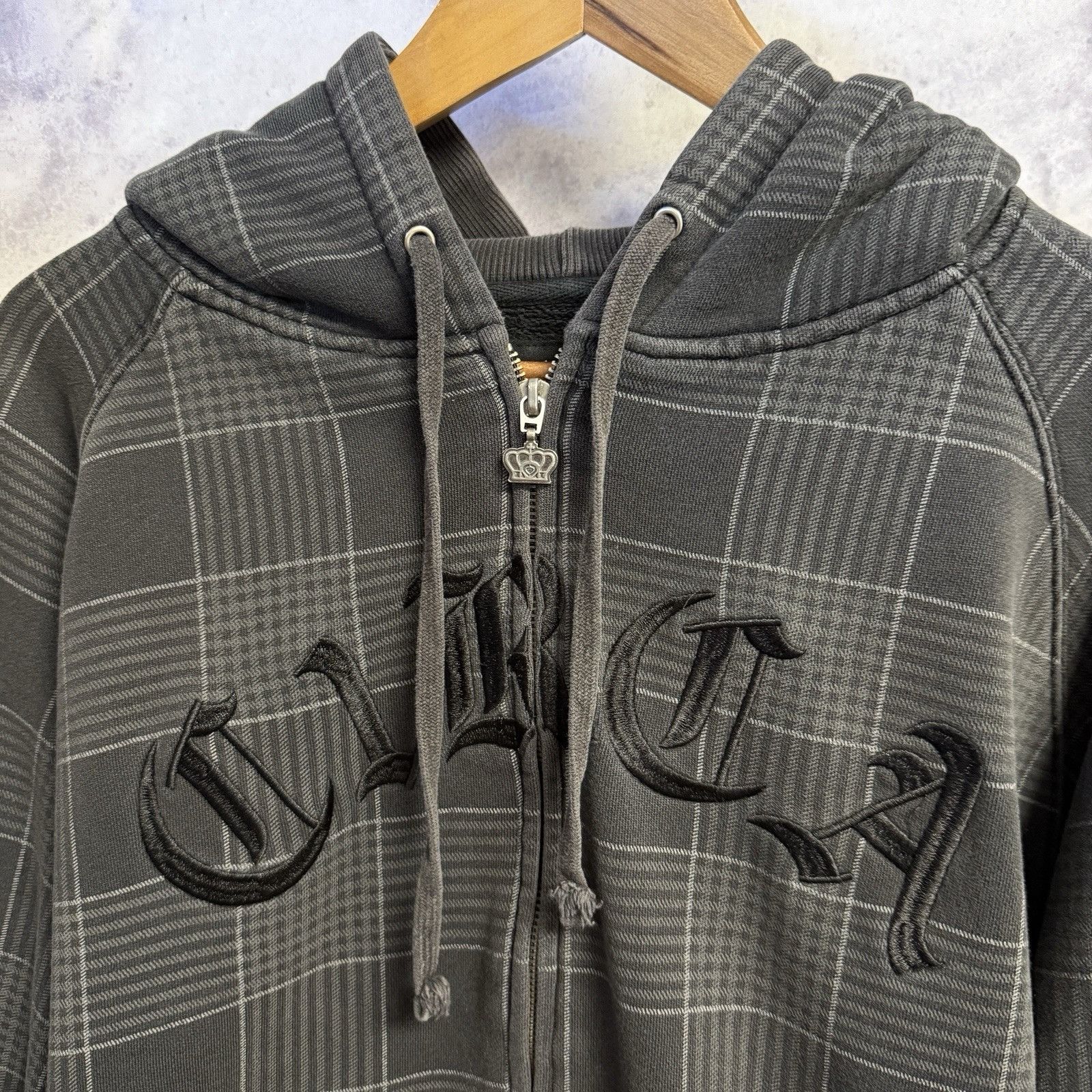 Vintage Vintage Y2K Circa Skateboards Hoodie Sweatshirt Black/Gray Size US XL / EU 56 / 4 - 1 Thumbnail