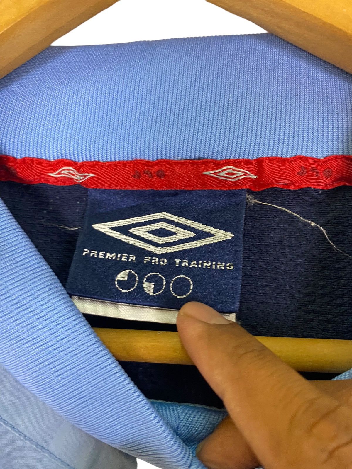 Umbro Early 2000s England Premier Training Jersey by Umbro Size US M / EU 48-50 / 2 - 9 Thumbnail