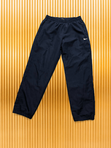 Nike Vintage Nike Nylon Pants Size US 34 / EU 50 - 1 Thumbnail