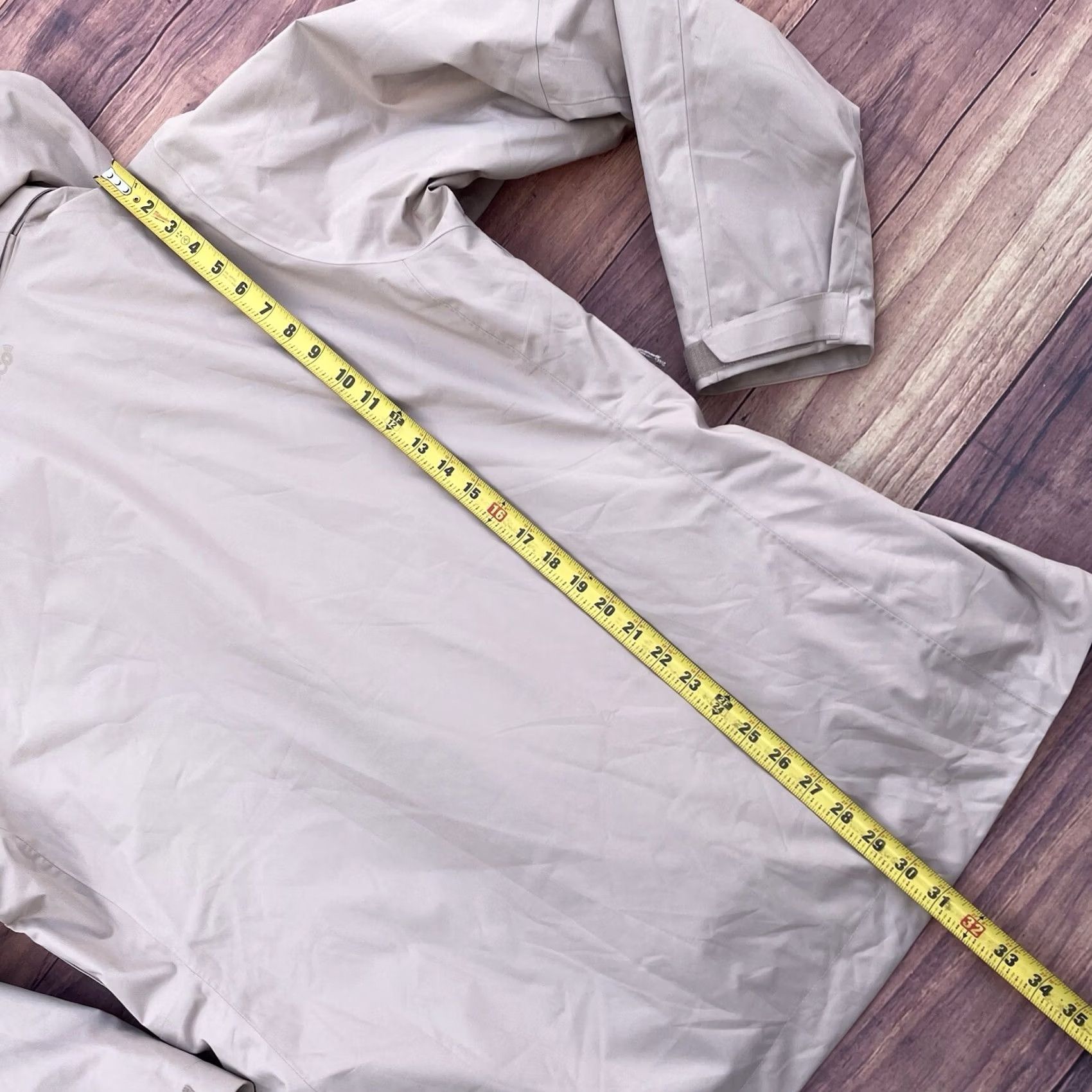 Patagonia Patagonia Womens Recco Beige Gray Reversible 3-in-1 Snowbelle Jacket XL Beige Womens 3-in-1 Reversible Jacket Size XL / US 12-14 / IT 48-50 - 6 Thumbnail