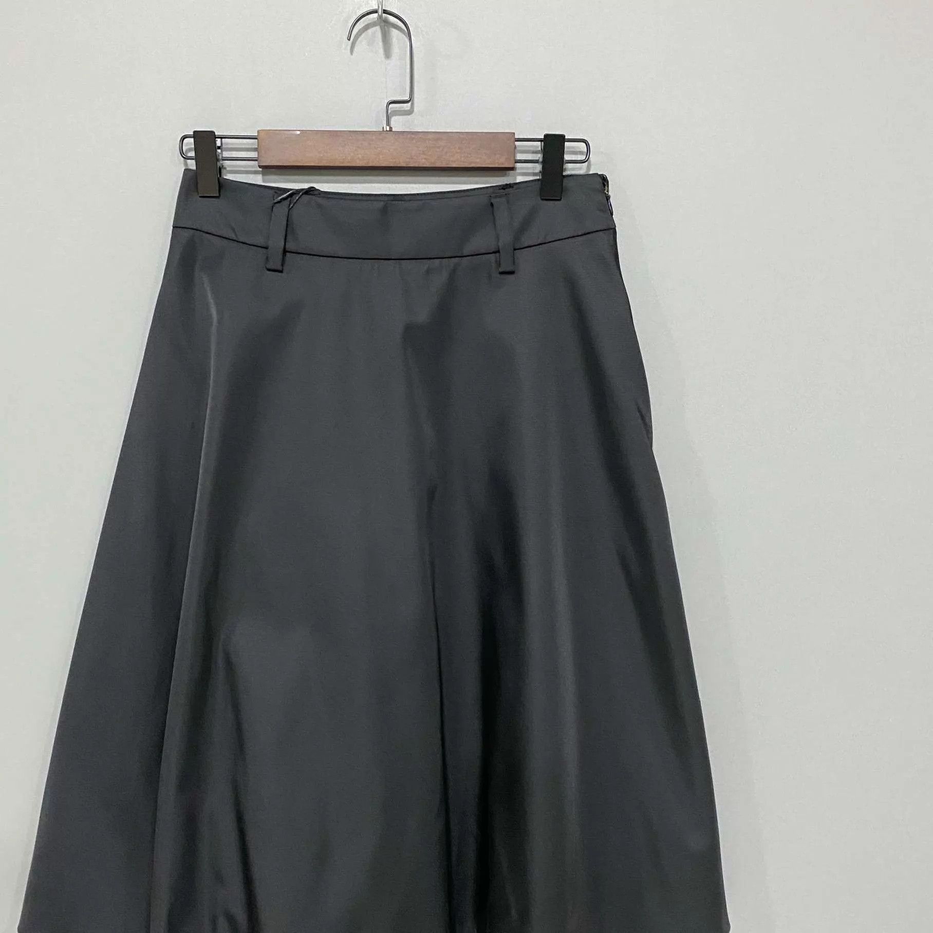 Prada PRADA Triangle Logo Recycled Nylon Skirt Size 38 Size XS / US 0-2 / IT 36-38 - 2 Thumbnail