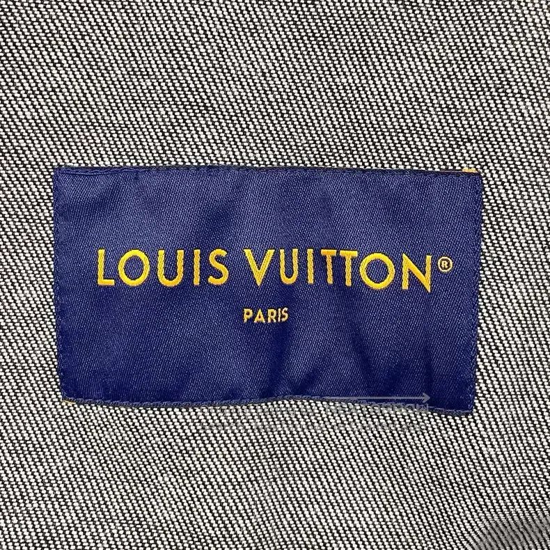 Louis Vuitton Louis Vuitton Full logo short sleeve shirt Size US M / EU 48-50 / 2 - 5 Thumbnail