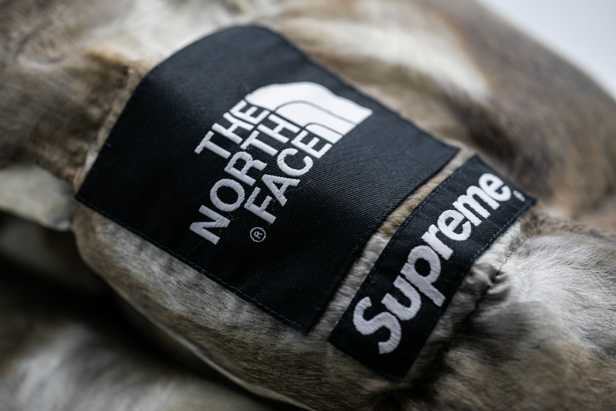 Supreme × The North Face Supreme®/The North Face® Nuptse Jacket in Fur Print- New Size US M / EU 48-50 / 2 - 4 Thumbnail