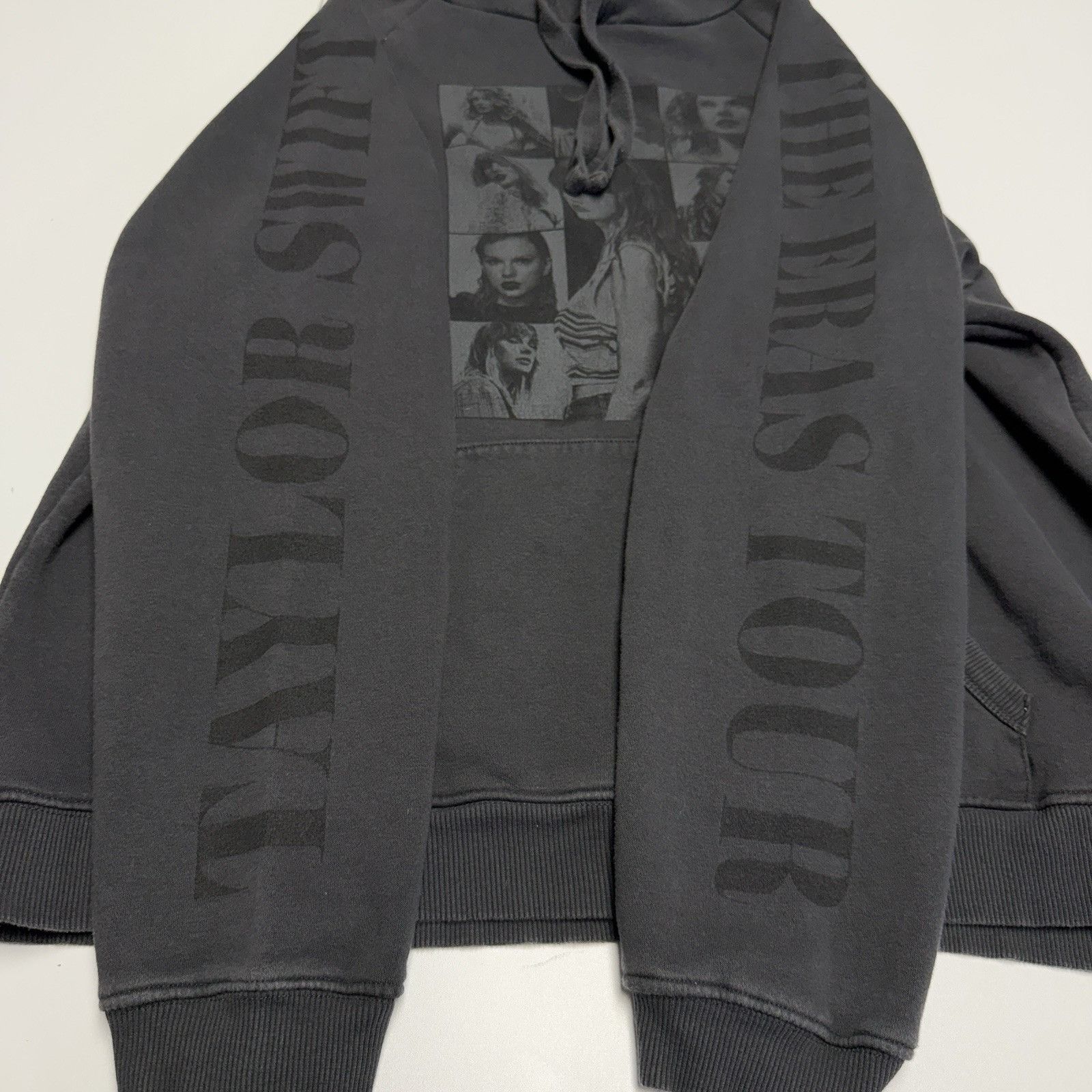 Band Tees Taylor Swift The Eras Tour Hoodie Sweatshirt Large Tour Size US L / EU 52-54 / 3 - 4 Thumbnail