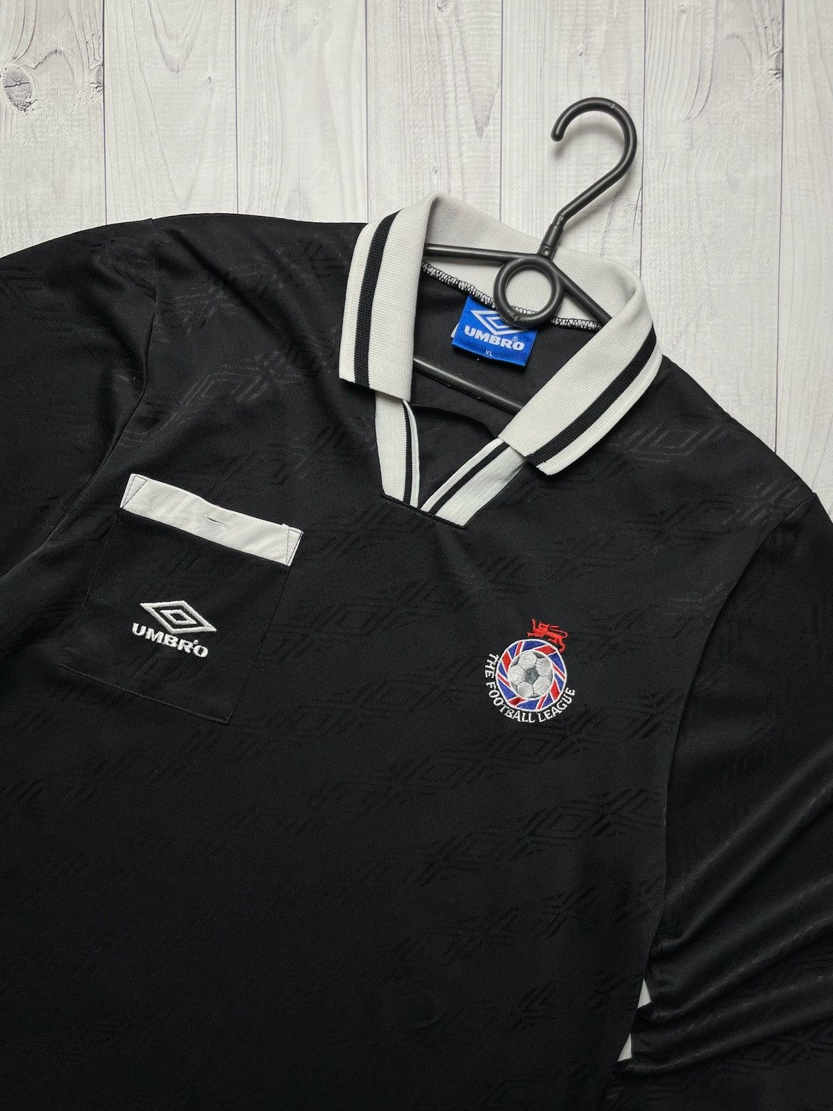 Umbro × Vintage Vintage Umbro monogram Jersey Long Sleeve referee size XL Size US XL / EU 56 / 4 - 2 Thumbnail