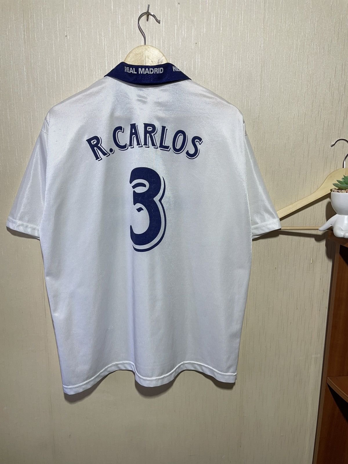 Vintage Real Madrid R.Carlos #3 vintage blokecore jersey Size US XL / EU 56 / 4 - 9 Thumbnail