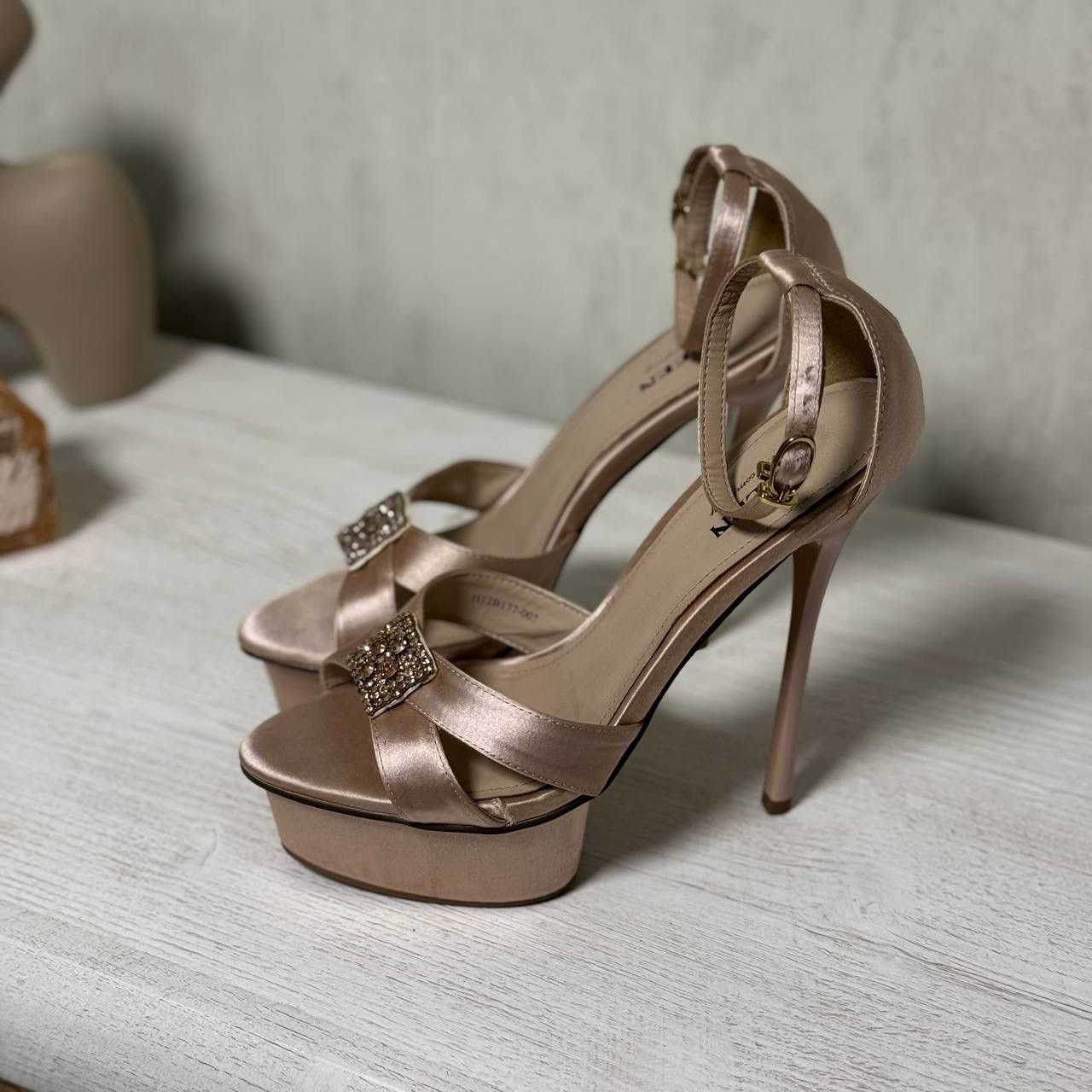 Y/Project Queen heeled sandals with platform, size 37 Size US 7 / IT 37 - 15 Thumbnail