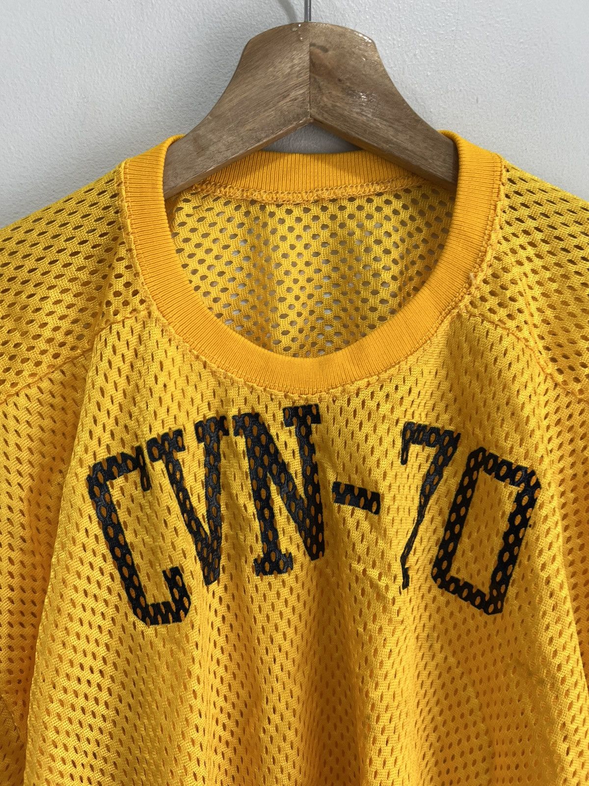 Vintage Vintage Cvn 70 Mesh Cropped Jersey Shirt Size US M / EU 48-50 / 2 - 4 Thumbnail