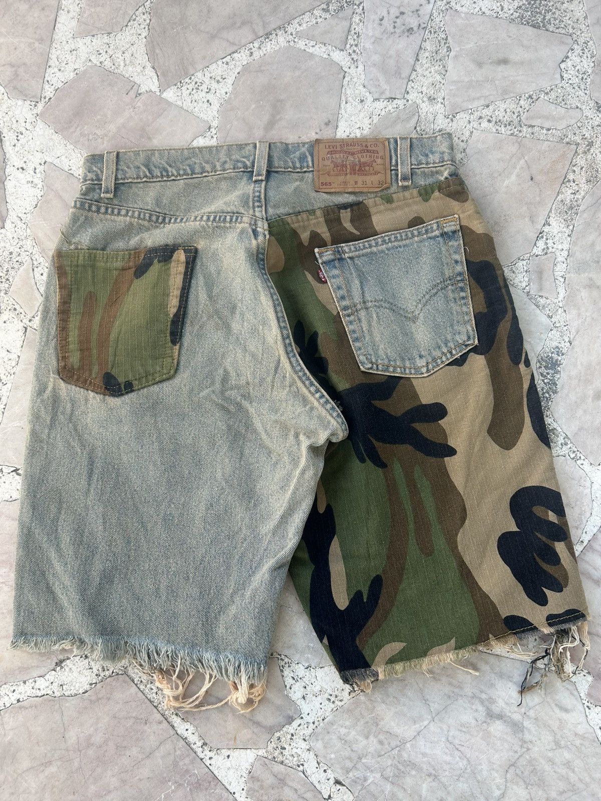 Levi's Levis 565 Denim Camo Shorts Size US 31 - 2 Thumbnail