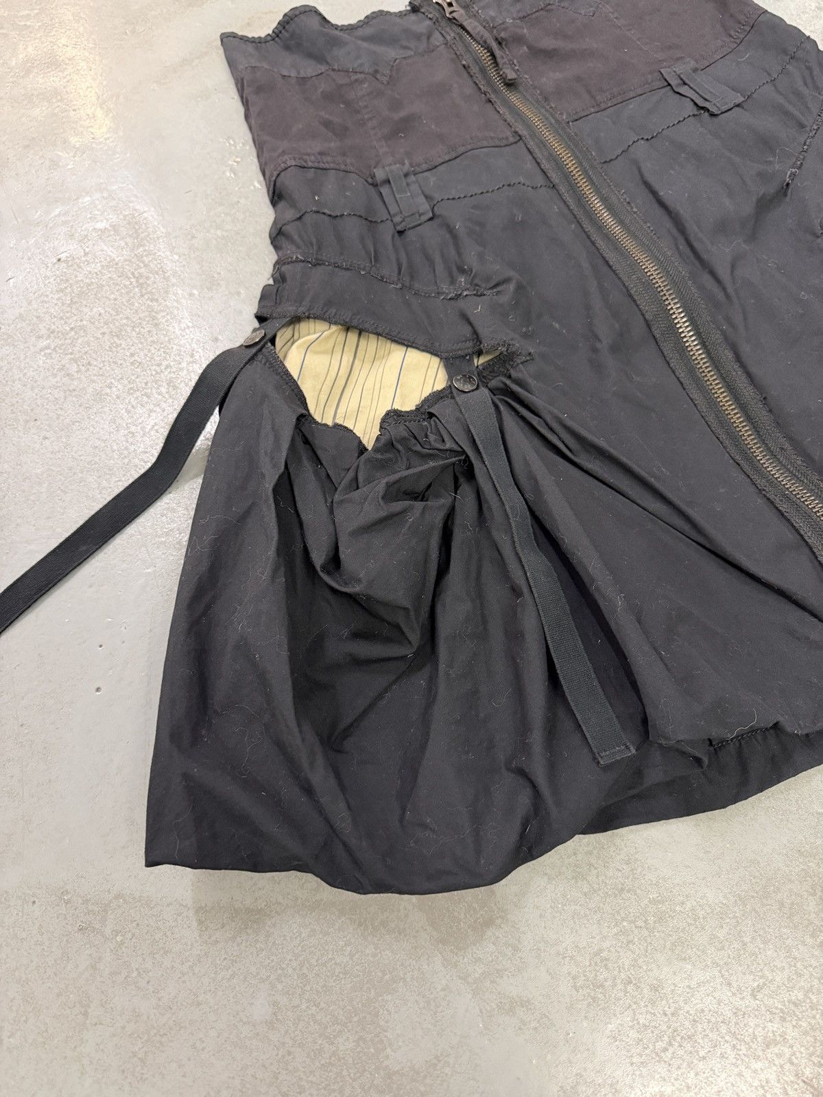 Marithe + Francois Girbaud Marithe François Girbaud Bondage Cargo Skirt Size 28" / US 6 / IT 42 - 2 Thumbnail