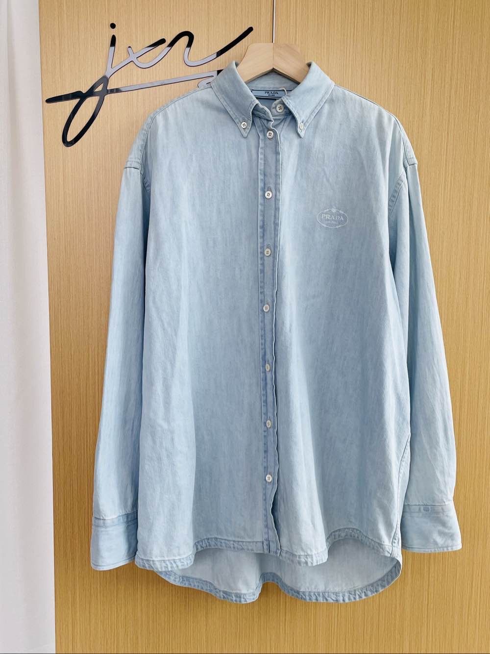 Prada Prada Embroidered Chambray Shirt Size S Size US S / EU 44-46 / 1 - 1 Thumbnail