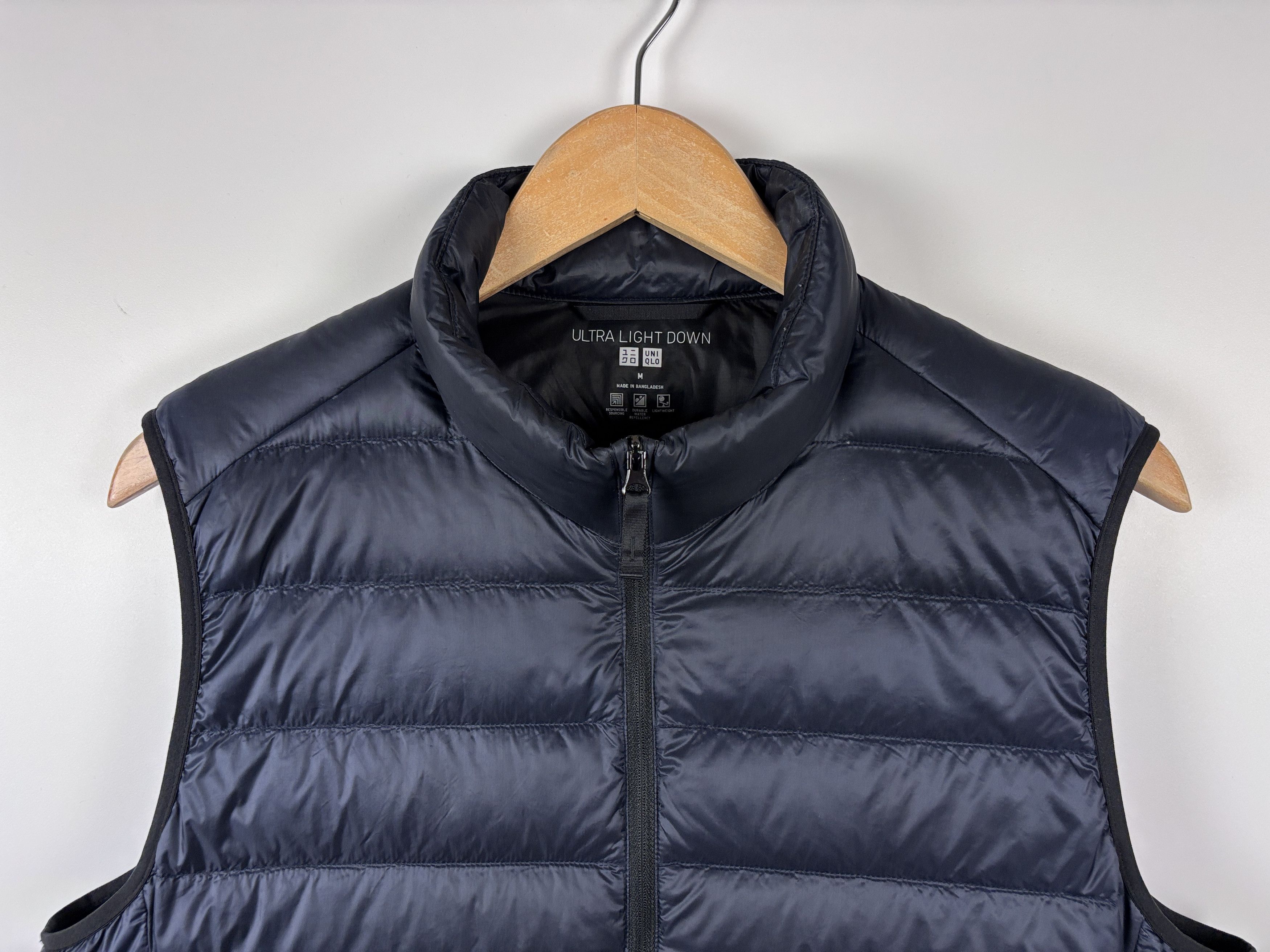 Uniqlo Mens Uniqlo Ultra Light Down Puffer Vest Navy Blue Size L Size US L / EU 52-54 / 3 - 2 Thumbnail