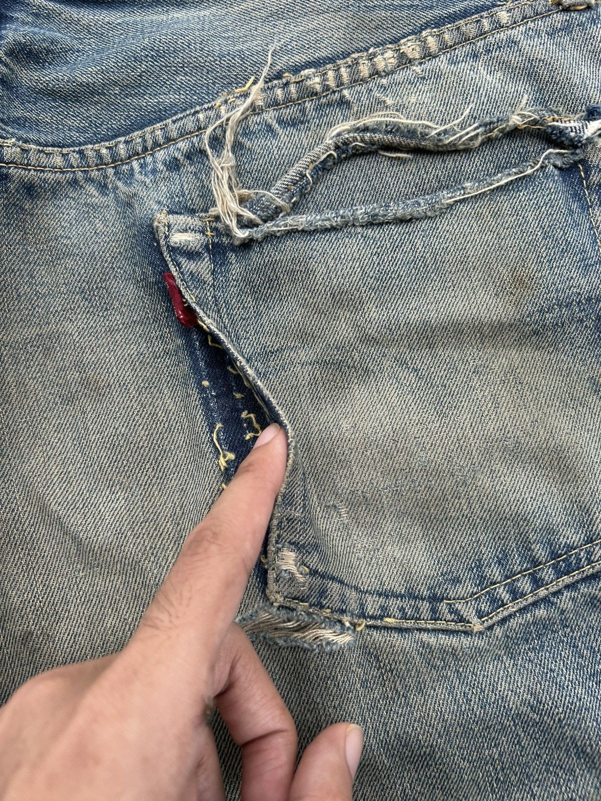 Levi's 50s Vintage Levis big E Hidden Rivet Thrashed Denim Jeans Size US 35 - 20 Thumbnail