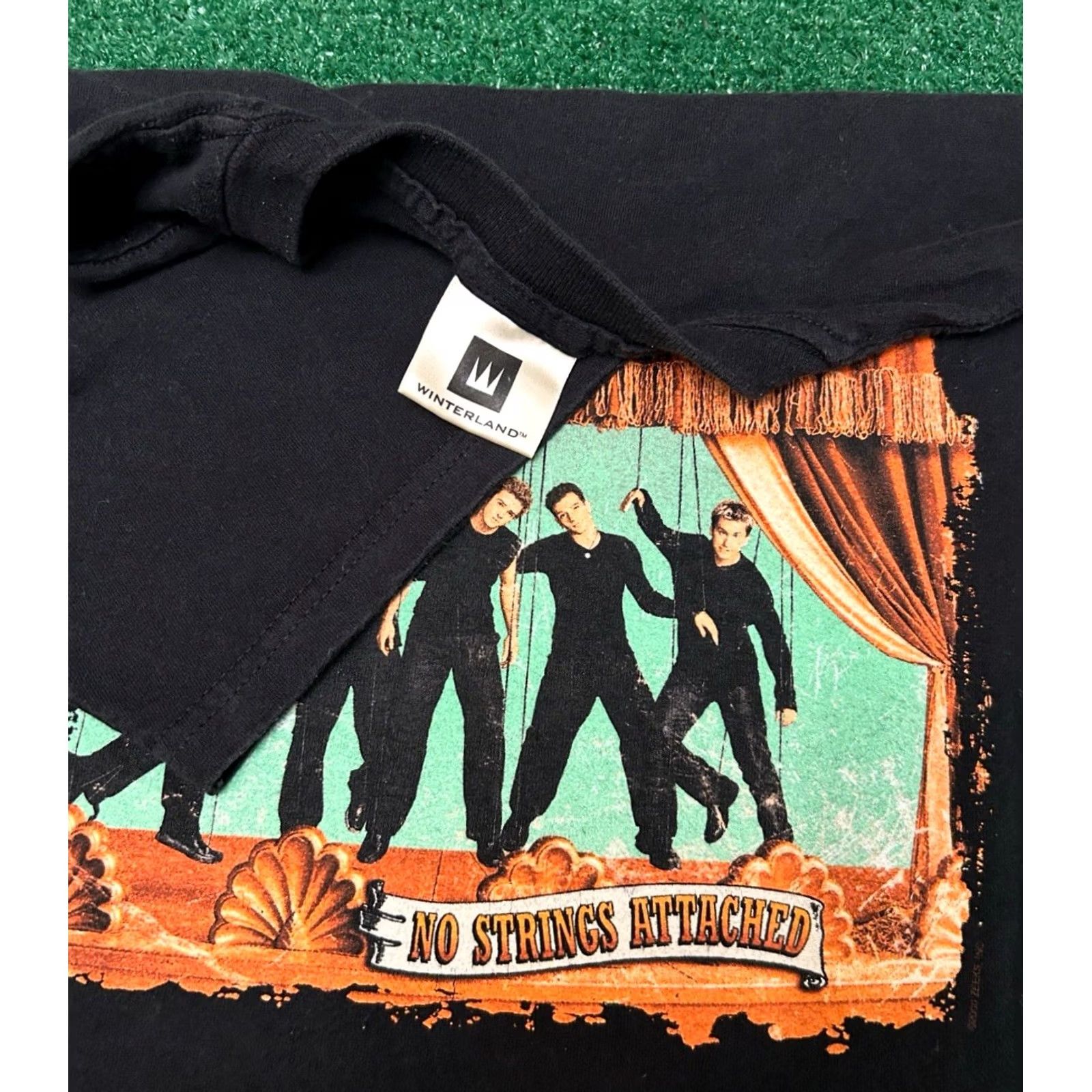 Vintage VINTAGE NSYNC 2000 Tour Shirt Mens Small Black Y2K 90s Music Band No Strings Attached Size US S / EU 44-46 / 1 - 3 Thumbnail