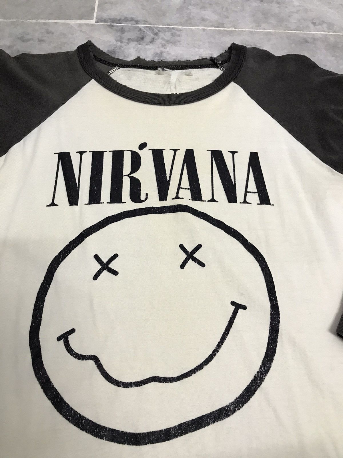 Band Tees × Vintage Vintage Nirvana Nevermind destress 3Q band Tee Shirt Size US S / EU 44-46 / 1 - 9 Thumbnail