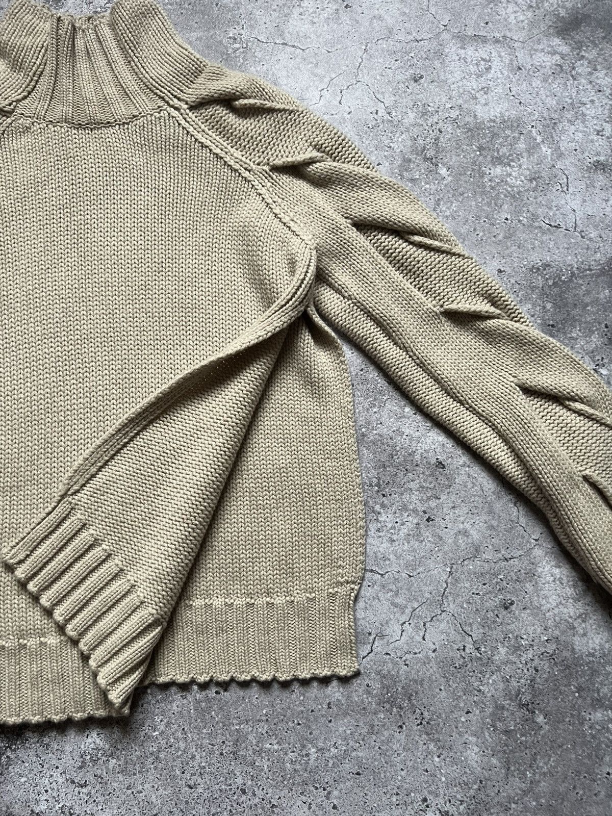 Burberry Burberry Knitted Asymetrical Sample Sweater Made in Italy Size L / US 10 / IT 46 - 10 Thumbnail