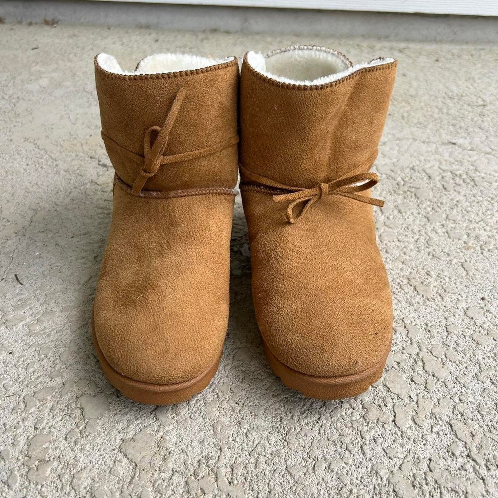 Vintage Y2K Ugg Style Mudd Cherry-99L Faux Fur Bow Boots Sz 7. Size US 7 / IT 37 - 2 Thumbnail