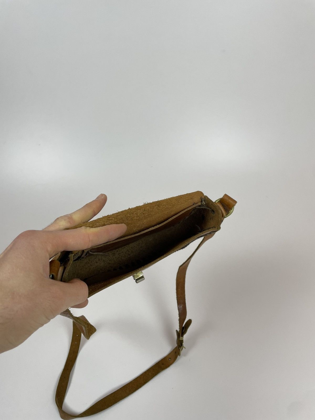 Handmade × Vintage Vintage Handmade leather crossbody bag Retro Womens Hippie Size ONE SIZE - 7 Thumbnail