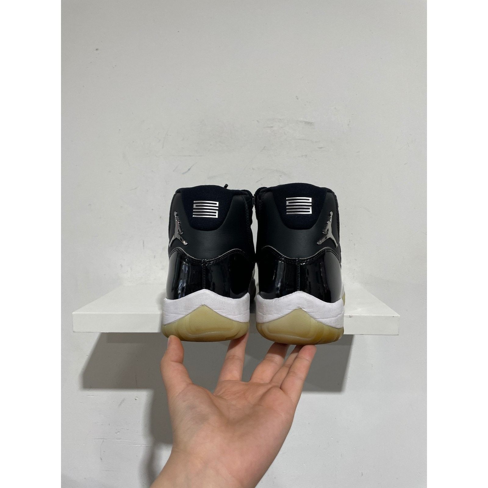 Nike JORDAN 11 RETRO JUBILEE SIZE 10 PREOWNED Size US 10 / EU 43 - 6 Thumbnail