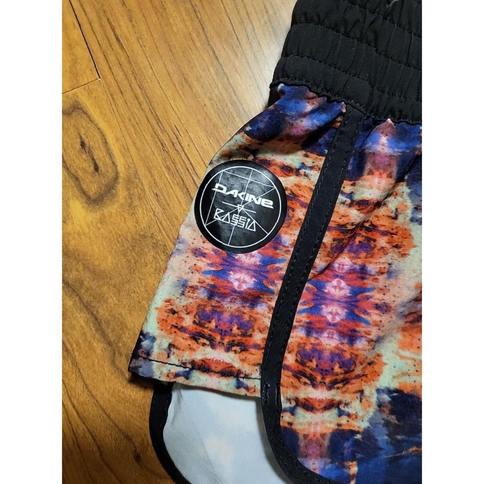 Dakine DAKINE Hawaii Shorts Women S 32" Waist Multicolor Geometric Athletic Quick Dry Surf Beach Beachwear 2" Inseam Surfing 30-32" Waist 32" W Size 24" / US 00 / IT 34 - 2 Thumbnail
