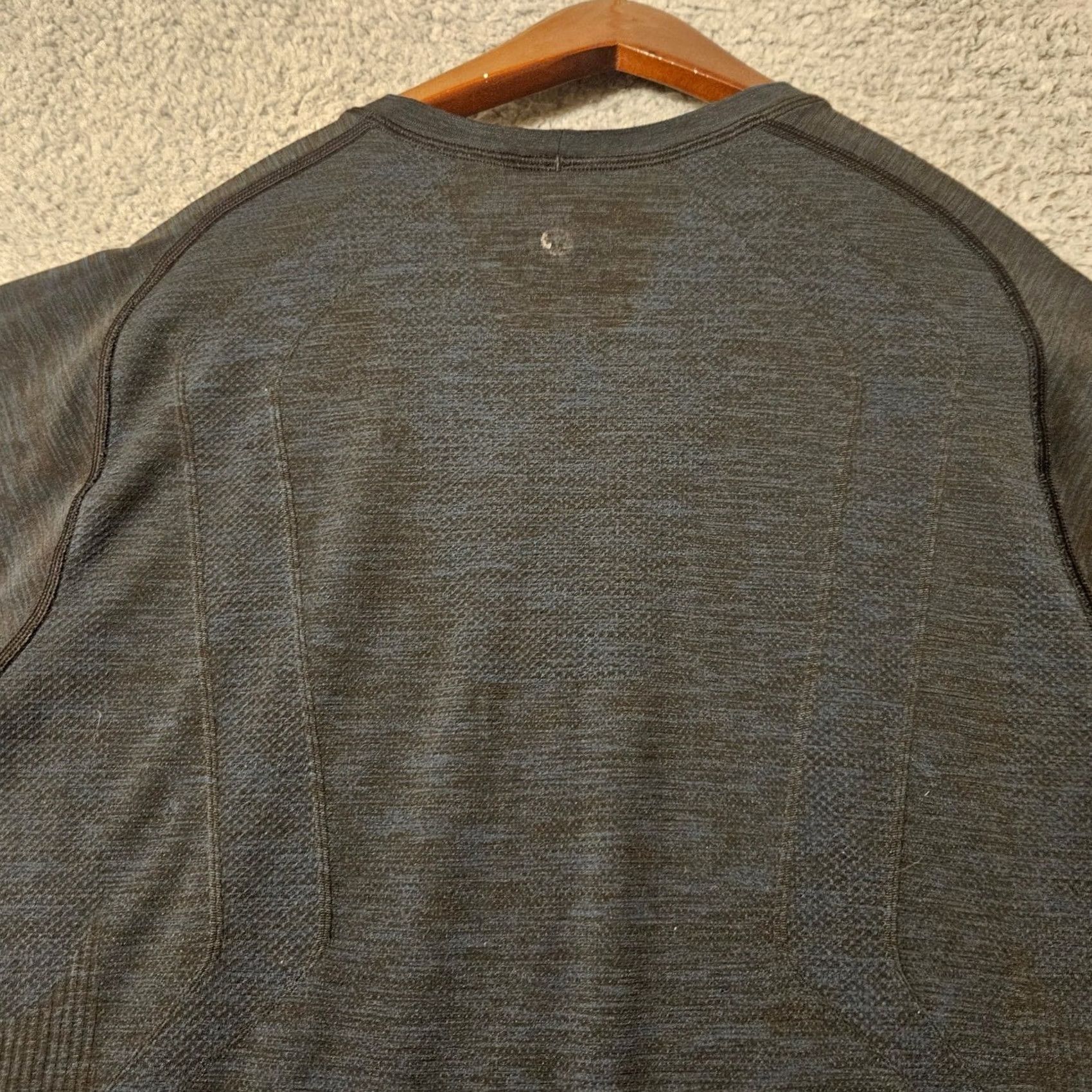 Lululemon Lululemon Shirt Mens M Blue Navy Vent Tech Short Sleeve Performance Workout T-Shirt Mens Size US M / EU 48-50 / 2 - 2 Thumbnail