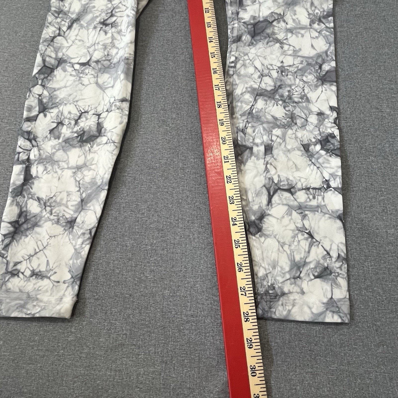 Lululemon Lululemon Leggings Women 6 Shibori White Grey Baltic Wunder Size 28" / US 6 / IT 42 - 5 Thumbnail