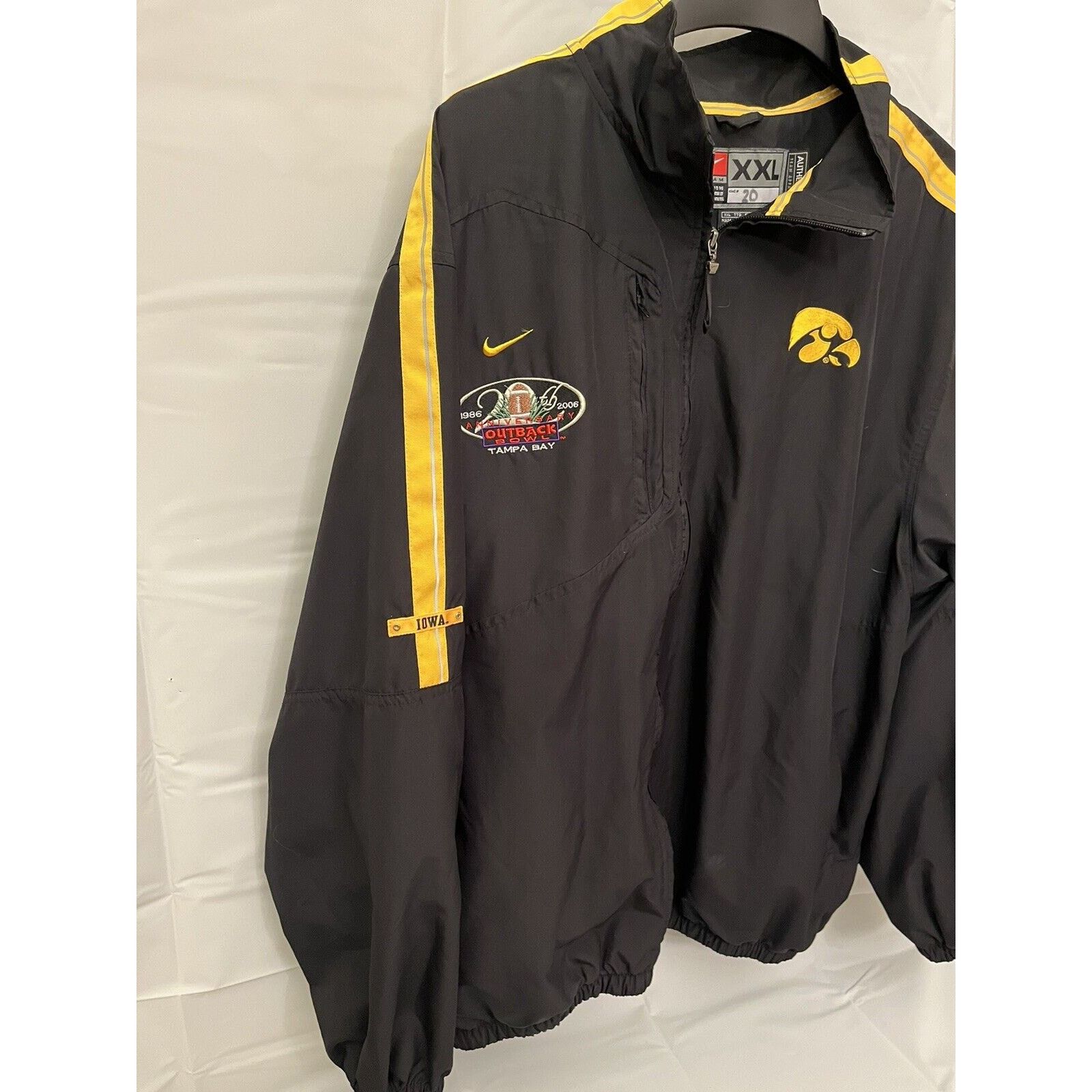 Nike IOWA HAWKEYES OUTBACK BOWL Player Nike Jacket Men’s Size XXL Size US XXL / EU 58 / 5 - 2 Thumbnail
