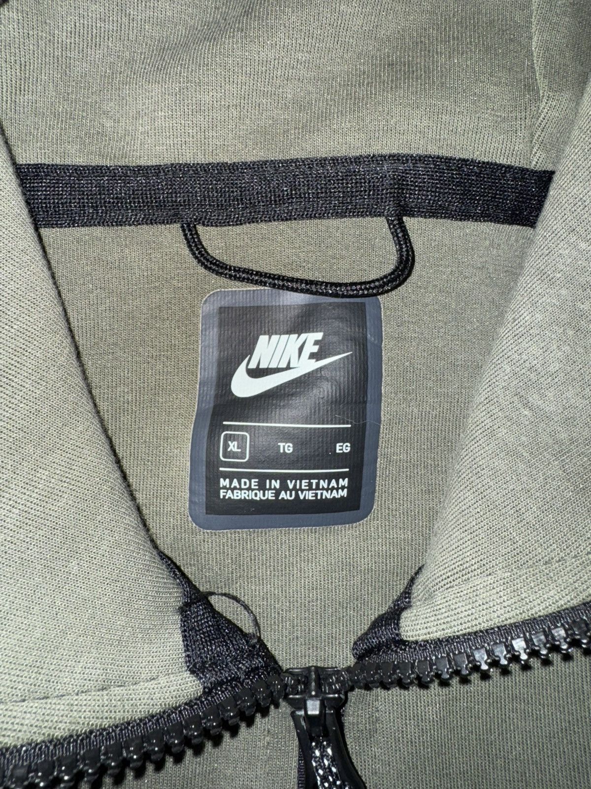 Nike Army green nike tech zip up Size US XL / EU 56 / 4 - 4 Thumbnail