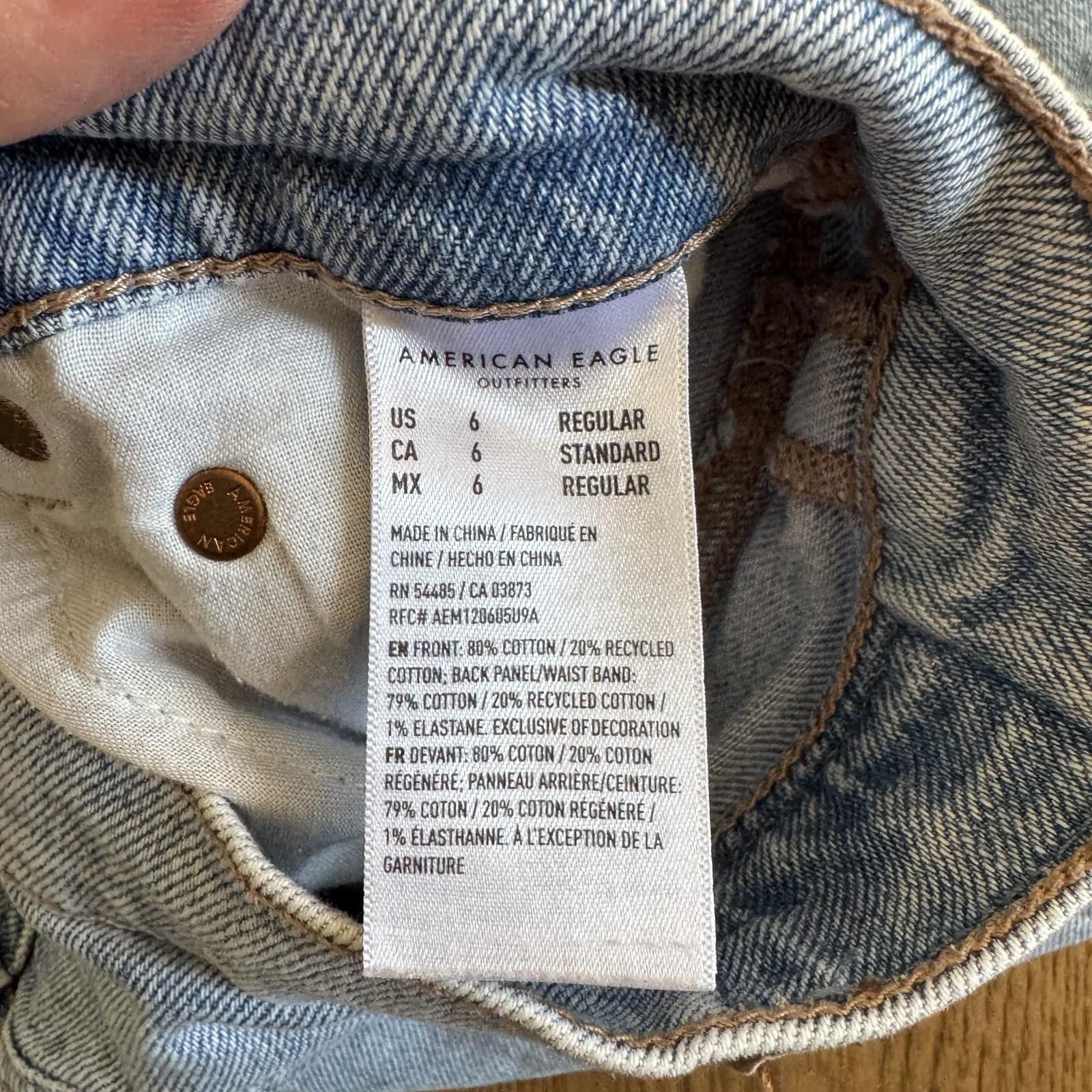 American Eagle Outfitters American Eagle Light Wash Strigid Distressed Jeans Size 6R Size 28" / US 6 / IT 42 - 2 Thumbnail