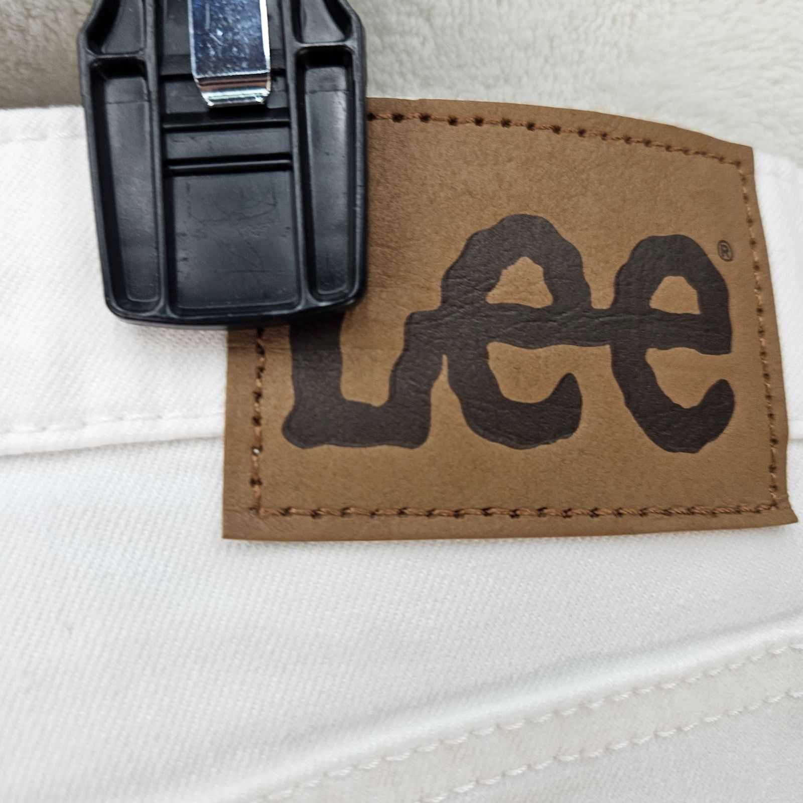 Lee LEE WOMEN'S 12 MEDIUM WHITE CLASSIC FIT STRAIGHT LEG JEANS Size 34" / US 12 / IT 48 - 10 Thumbnail