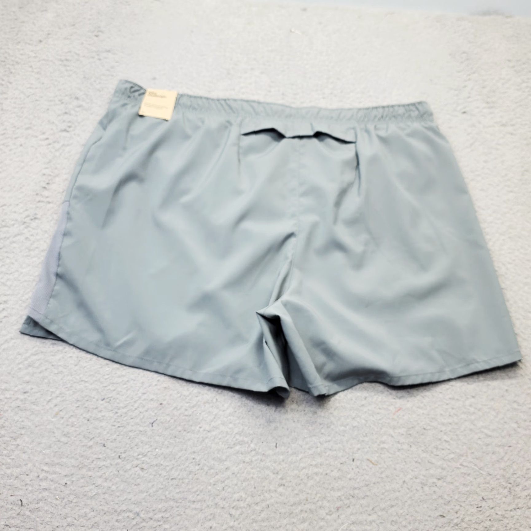 Nike Nike Dri-FIT Challenger Shorts Mens XXL Gray Slit Running Shorts (5" Inseam) Athletic Pockets Size US 39 - 2 Thumbnail