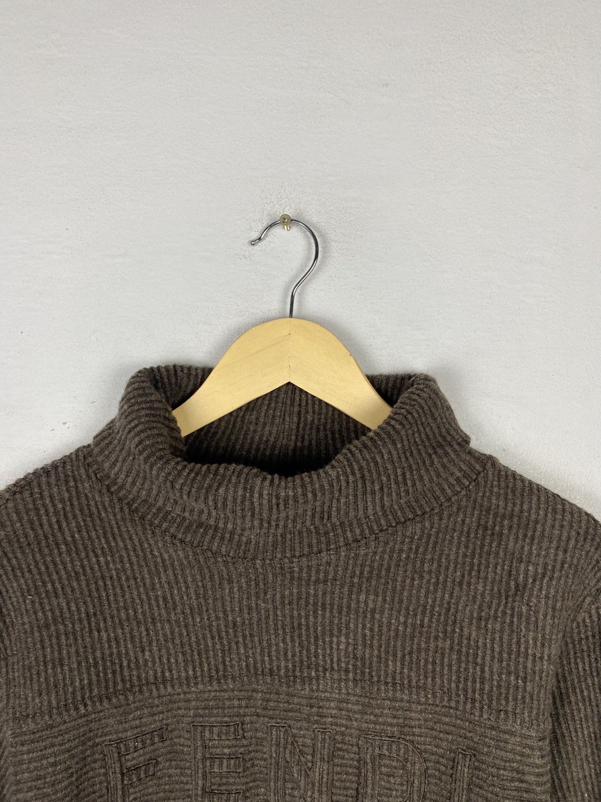 Fendi VINTAGE FENDI BIG LOGO MONOGRAM EMBROIDERED TURTLENECK Size US M / EU 48-50 / 2 - 6 Thumbnail