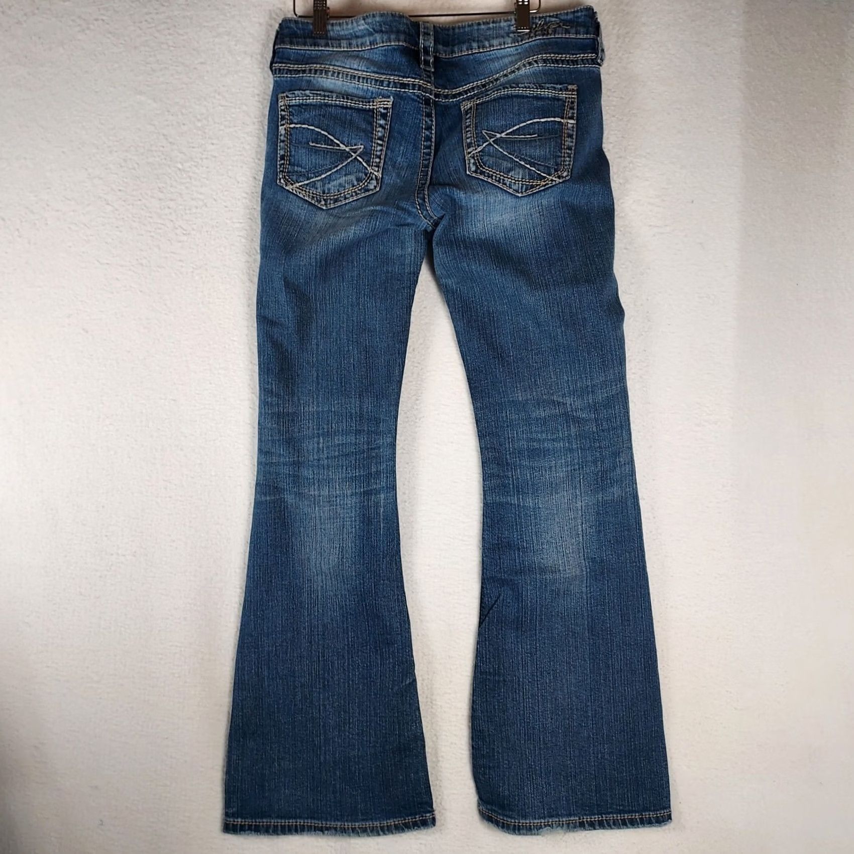 Silver Jeans Co. Silver Jeans Eden Flare Bootcut Denim Jeans Women’s 28x31 Medium Wash Blue 5-Pocket Zip Machine Washable Regular Size Type Womens Jeans Mens? Size 28" / US 6 / IT 42 - 2 Thumbnail