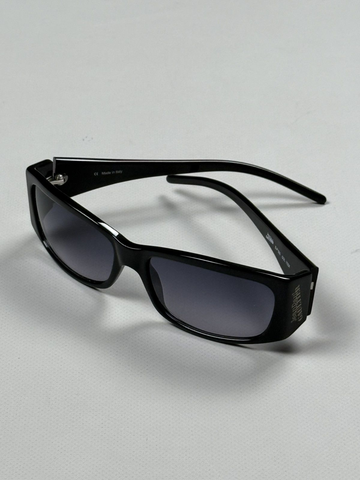 Jean Paul Gaultier Jean Paul Gaultier Unisex Hawaiian Print Sunglasses Size ONE SIZE - 19 Thumbnail